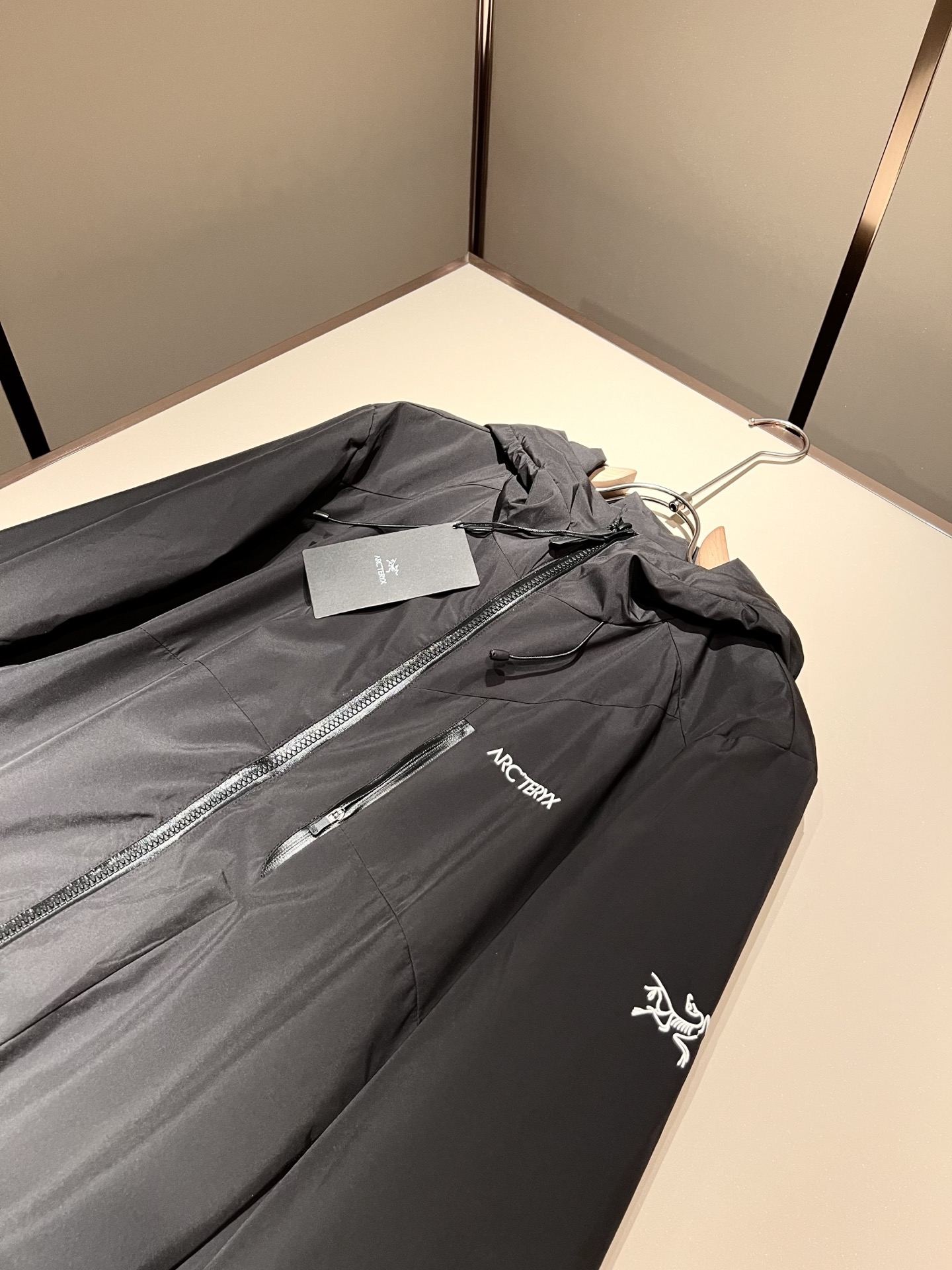 ARCTER*X始*祖鸟 2025秋冬新款男女同款👫夹克外套，户外品牌可能大家第一想到的就是加拿大鹅、始