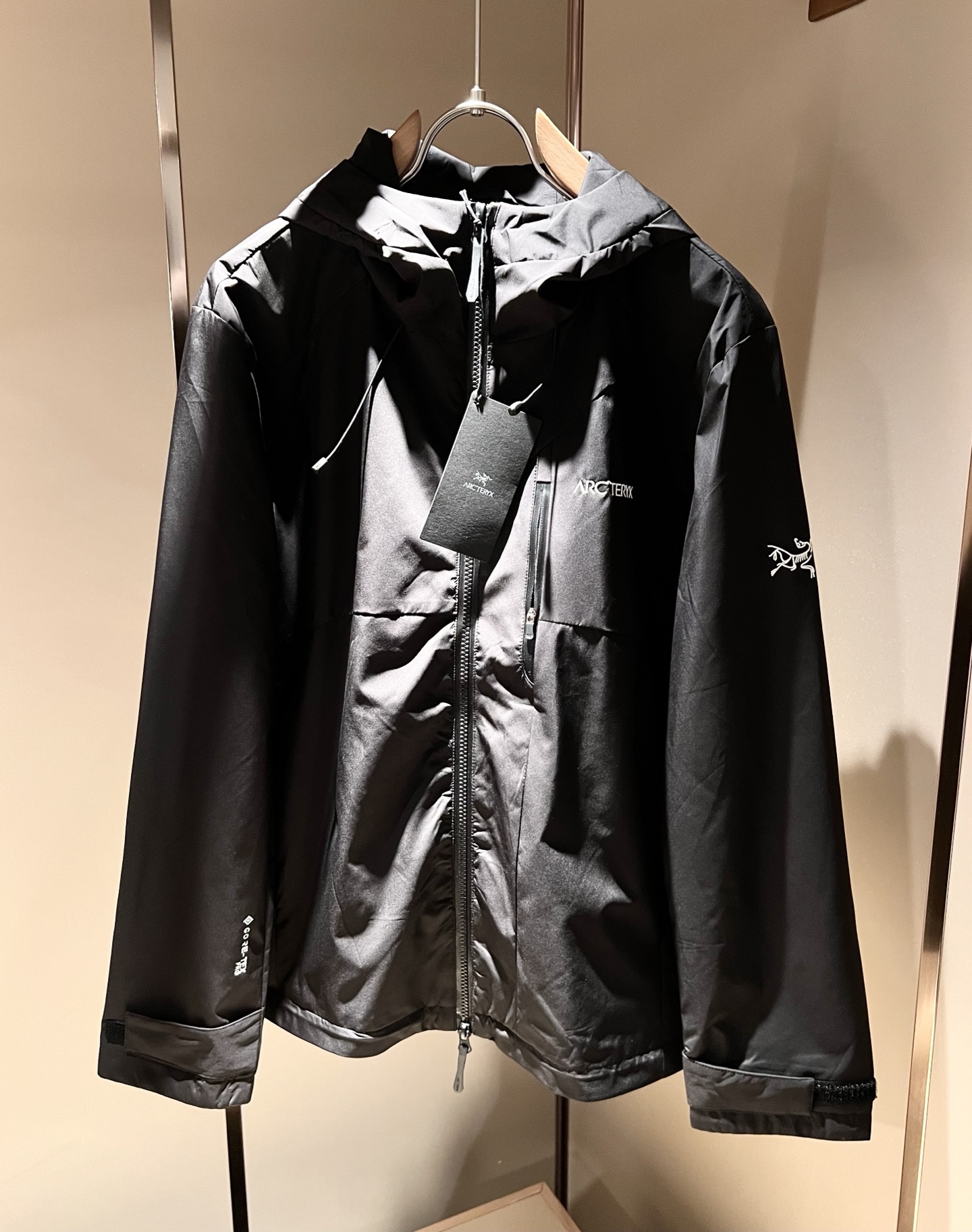 ARCTER*X始*祖鸟 2025秋冬新款男女同款👫夹克外套，户外品牌可能大家第一想到的就是加拿大鹅、始