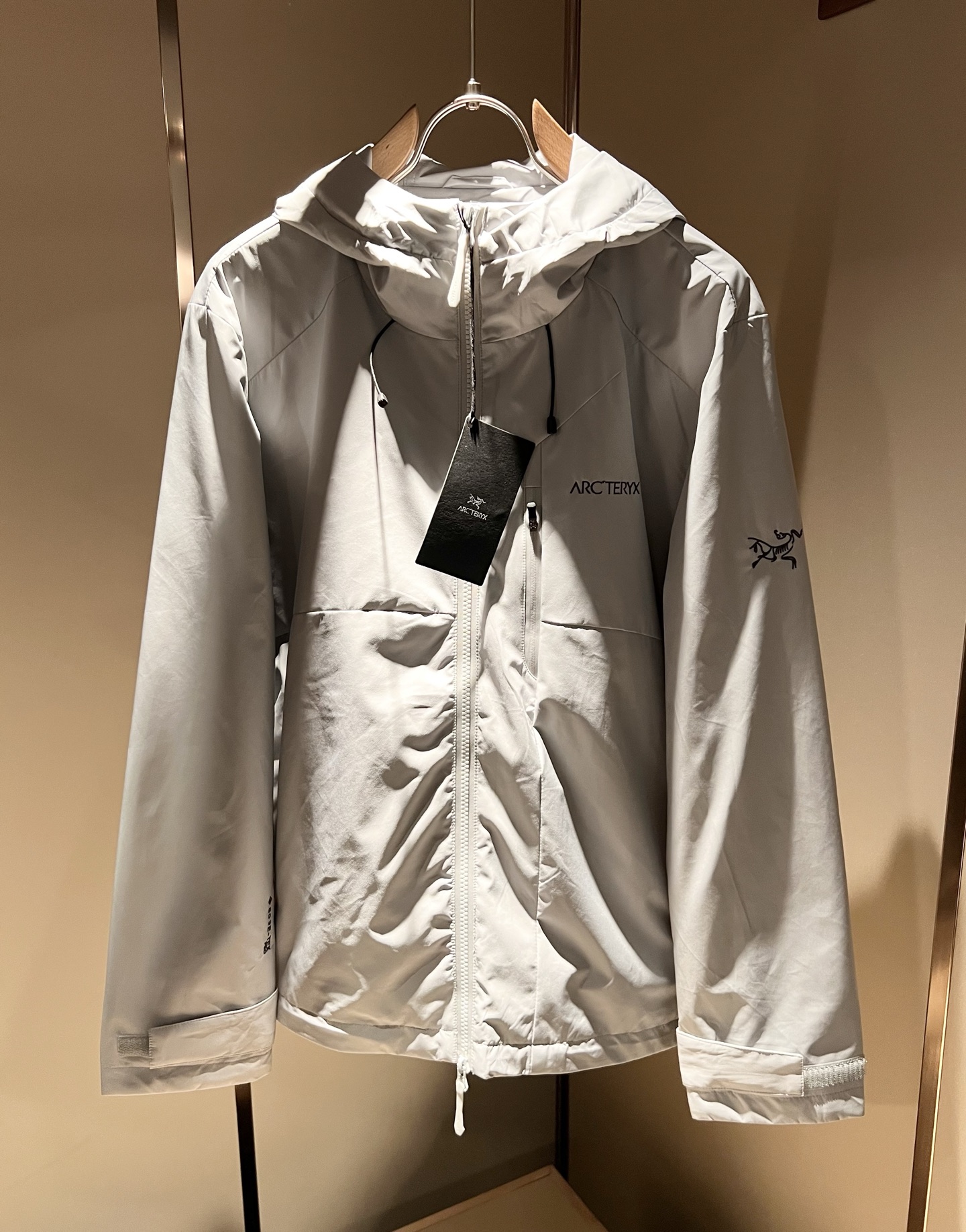 ARCTER*X始*祖鸟 2025秋冬新款男女同款👫夹克外套，户外品牌可能大家第一想到的就是加拿大鹅、始