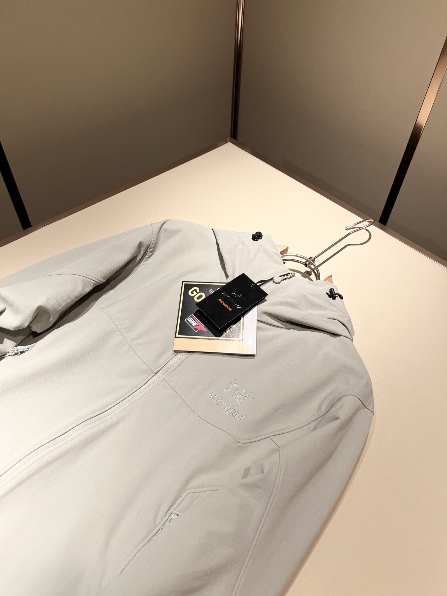 Loro Piana诺悠翩雅 2025秋冬男士套装，最新的贸易订单全品相！！网红款！上身舒适透气，不僵硬