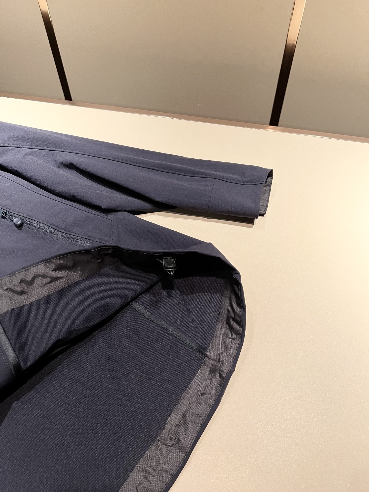 Loro Piana诺悠翩雅 2025秋冬男士套装，最新的贸易订单全品相！！网红款！上身舒适透气，不僵硬