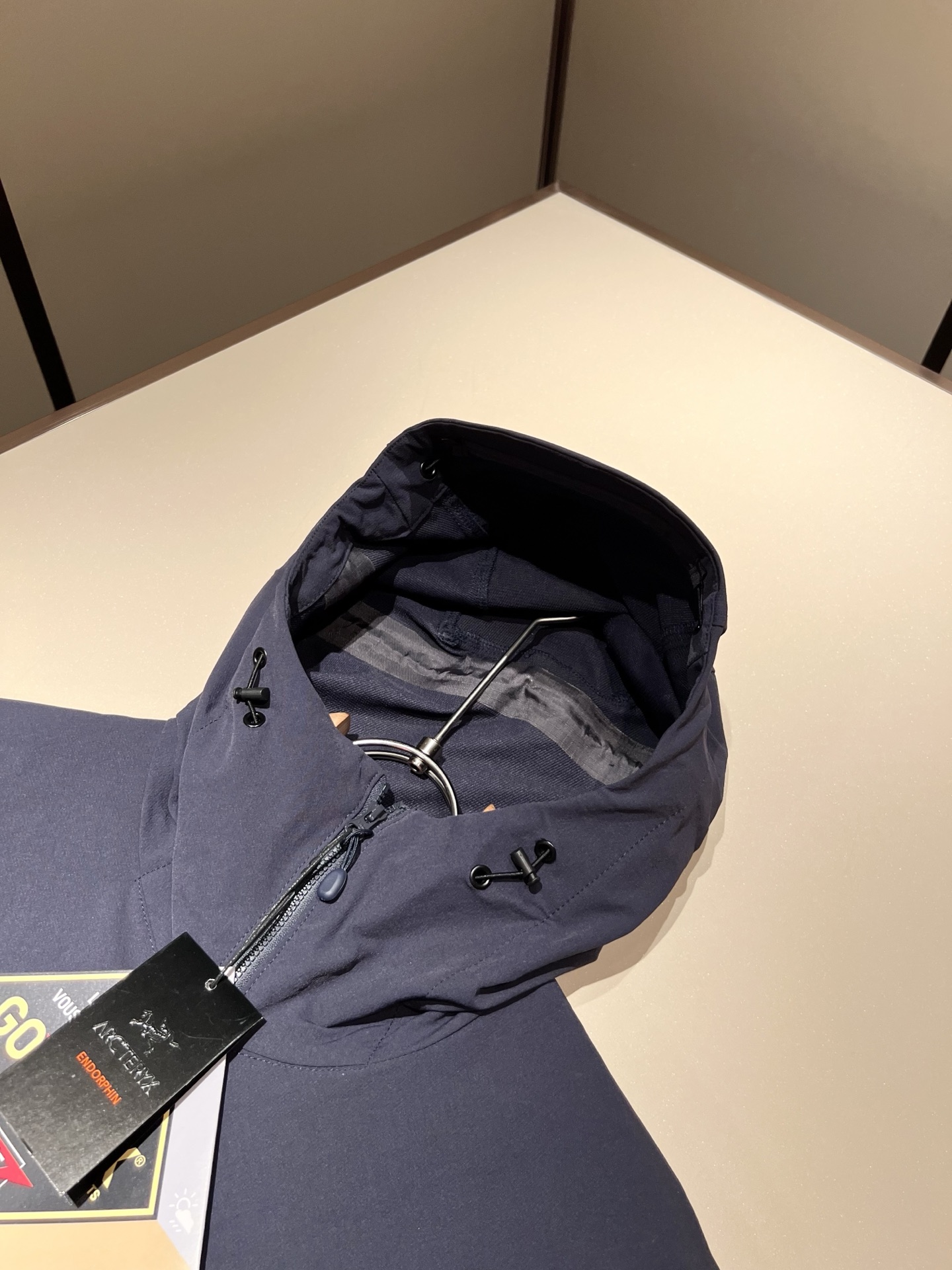 Loro Piana诺悠翩雅 2025秋冬男士套装，最新的贸易订单全品相！！网红款！上身舒适透气，不僵硬