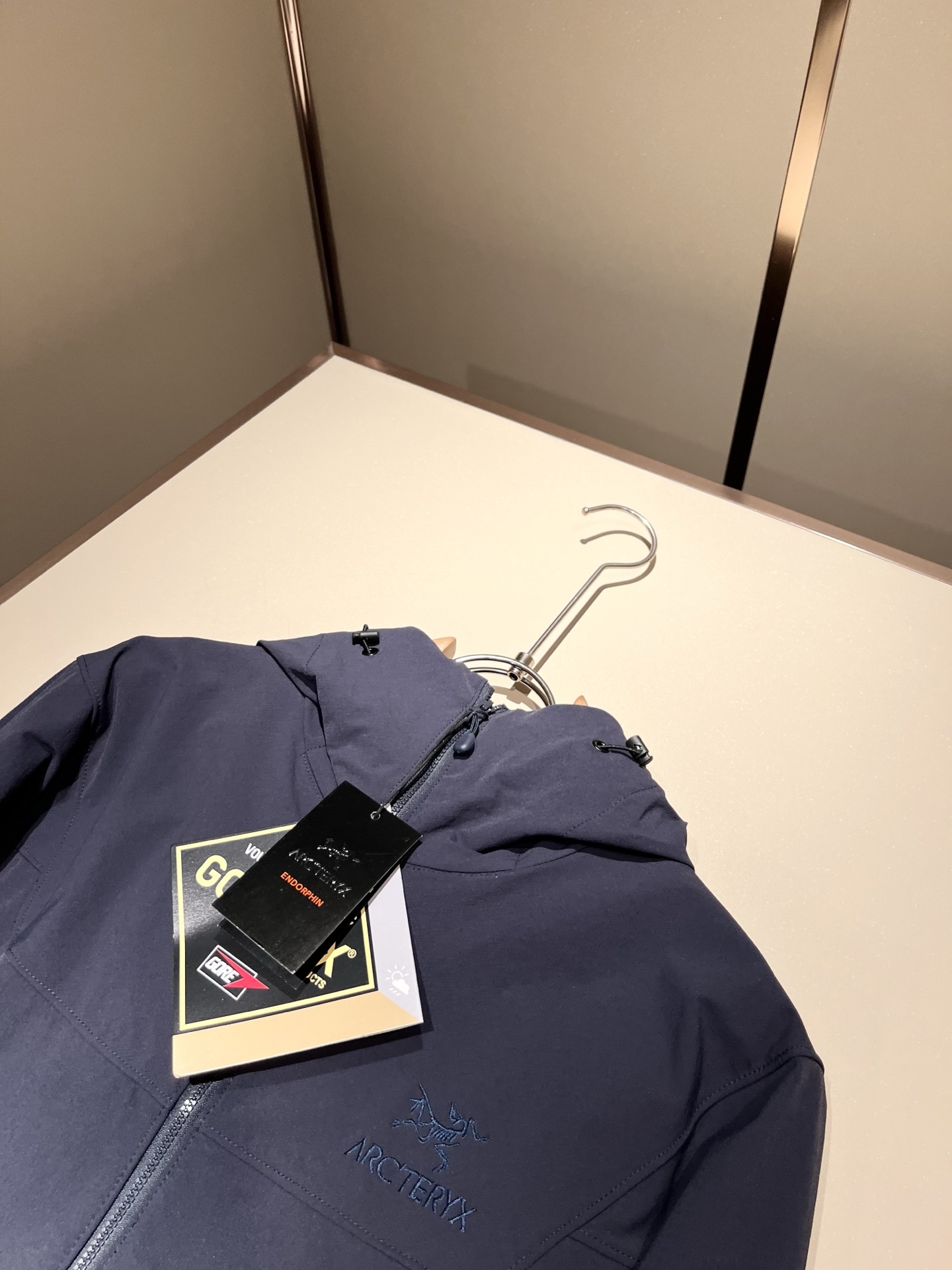 Loro Piana诺悠翩雅 2025秋冬男士套装，最新的贸易订单全品相！！网红款！上身舒适透气，不僵硬