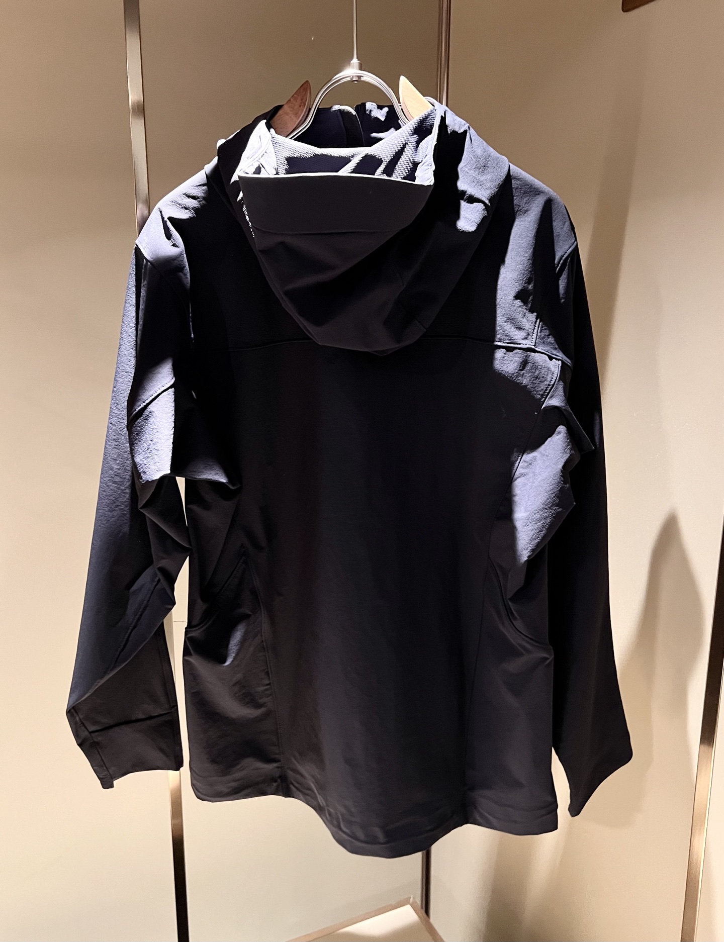 Loro Piana诺悠翩雅 2025秋冬男士套装，最新的贸易订单全品相！！网红款！上身舒适透气，不僵硬