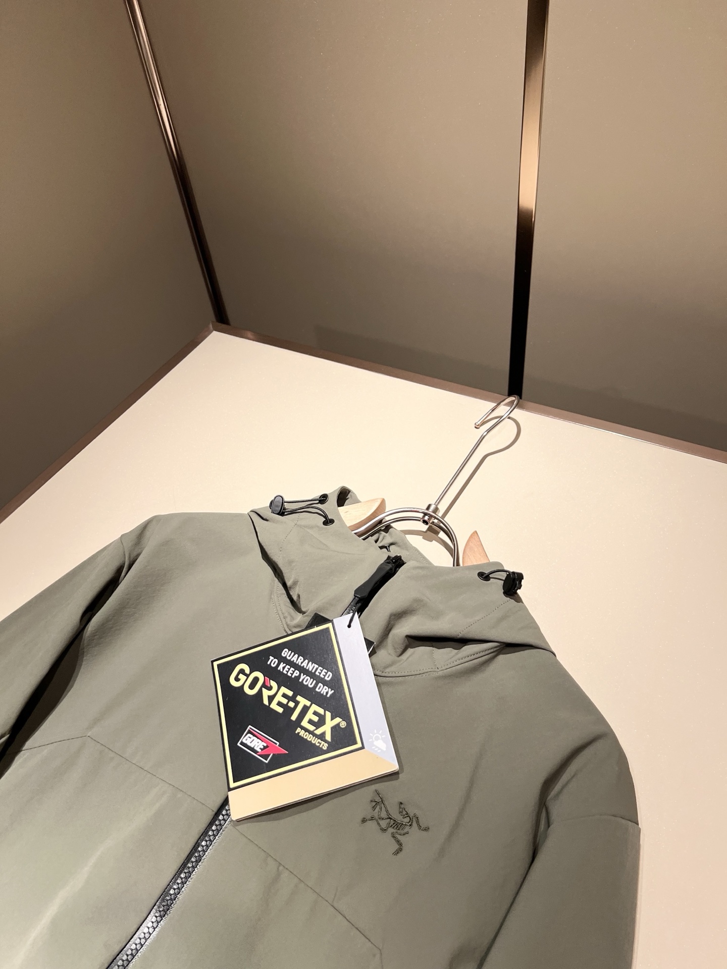 ARCTER*X始*祖鸟 2025秋冬新款男女同款👫夹克外套，户外品牌可能大家第一想到的就是加拿大鹅、始