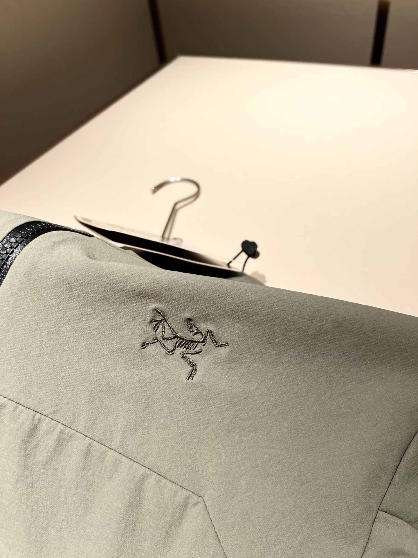 ARCTER*X始*祖鸟 2025秋冬新款男女同款👫夹克外套，户外品牌可能大家第一想到的就是加拿大鹅、始