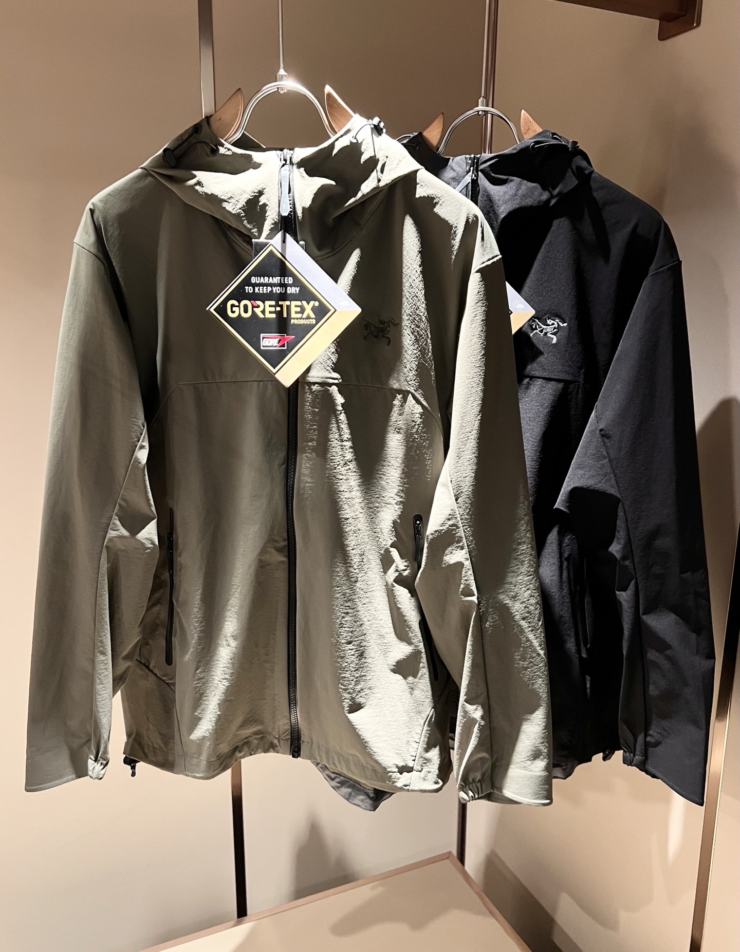 ARCTER*X始*祖鸟 2025秋冬新款男女同款👫夹克外套，户外品牌可能大家第一想到的就是加拿大鹅、始