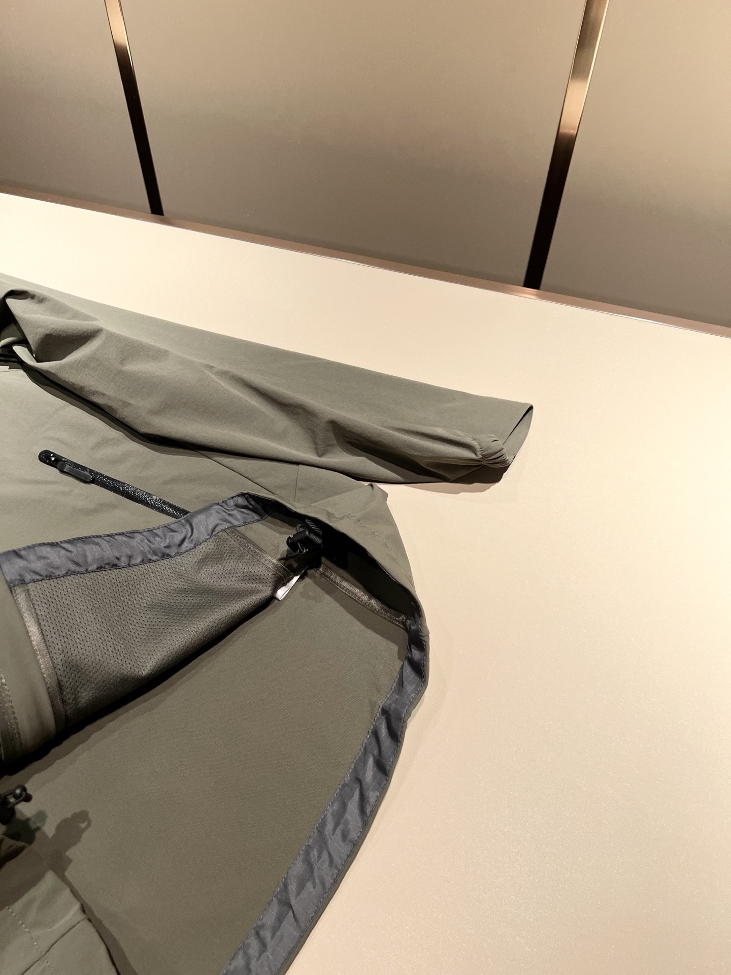 ARCTER*X始*祖鸟 2025秋冬新款男女同款👫夹克外套，户外品牌可能大家第一想到的就是加拿大鹅、始