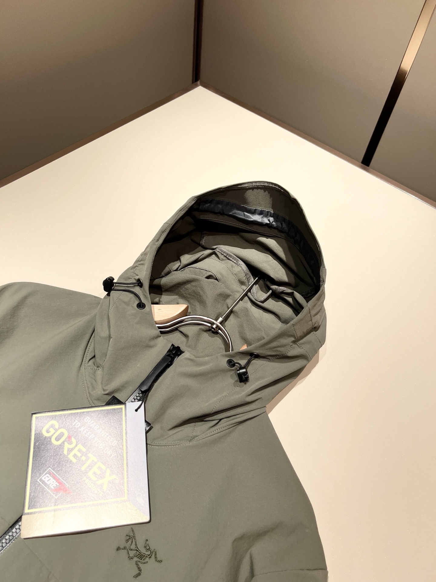 ARCTER*X始*祖鸟 2025秋冬新款男女同款👫夹克外套，户外品牌可能大家第一想到的就是加拿大鹅、始