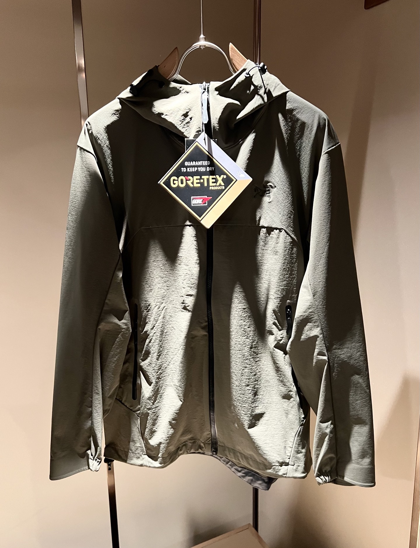 ARCTER*X始*祖鸟 2025秋冬新款男女同款👫夹克外套，户外品牌可能大家第一想到的就是加拿大鹅、始