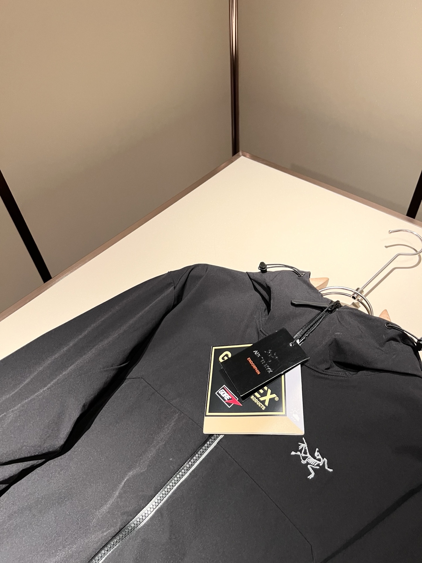 ARCTER*X始*祖鸟 2025秋冬新款男女同款👫夹克外套，户外品牌可能大家第一想到的就是加拿大鹅、始