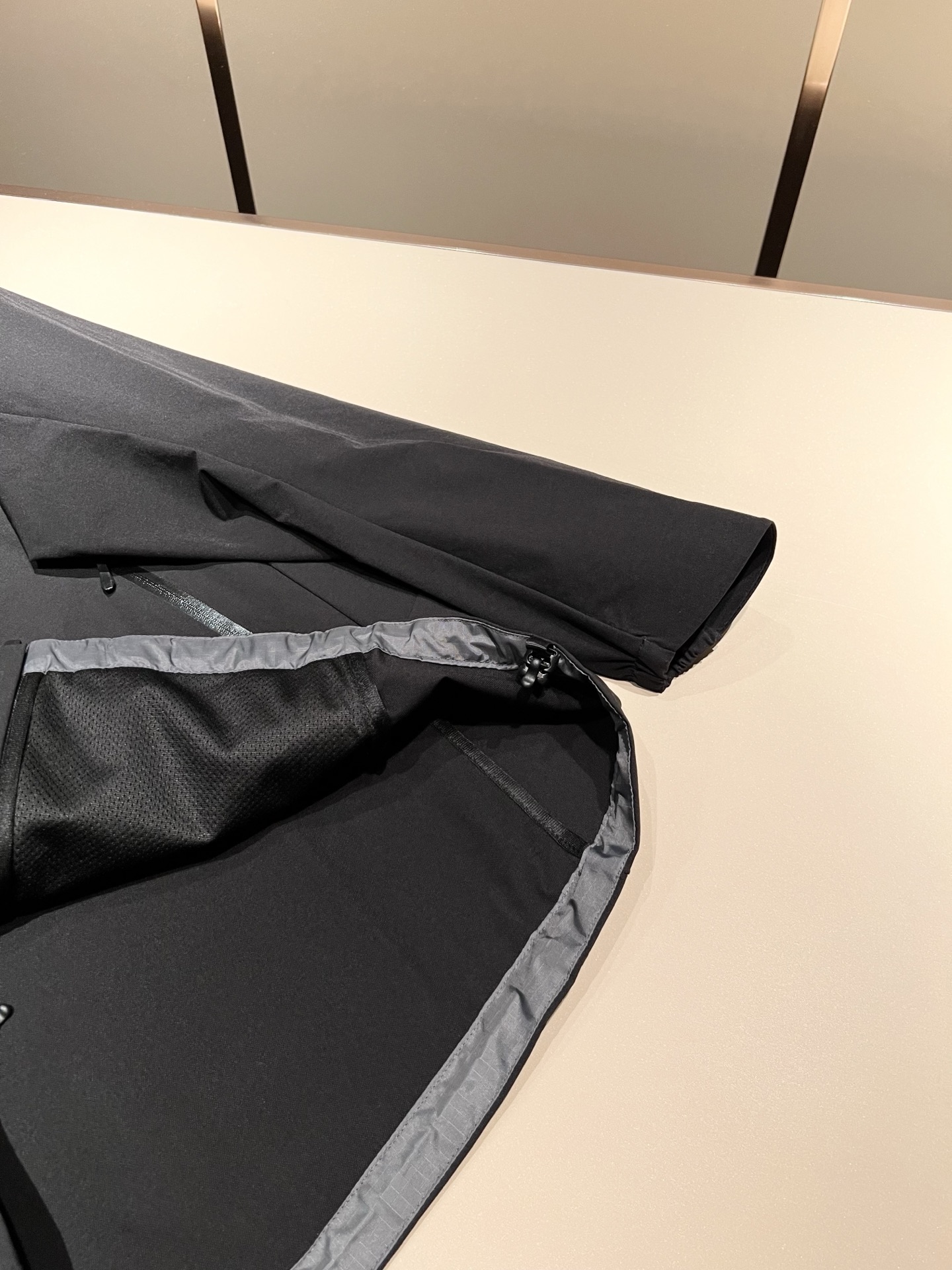 ARCTER*X始*祖鸟 2025秋冬新款男女同款👫夹克外套，户外品牌可能大家第一想到的就是加拿大鹅、始