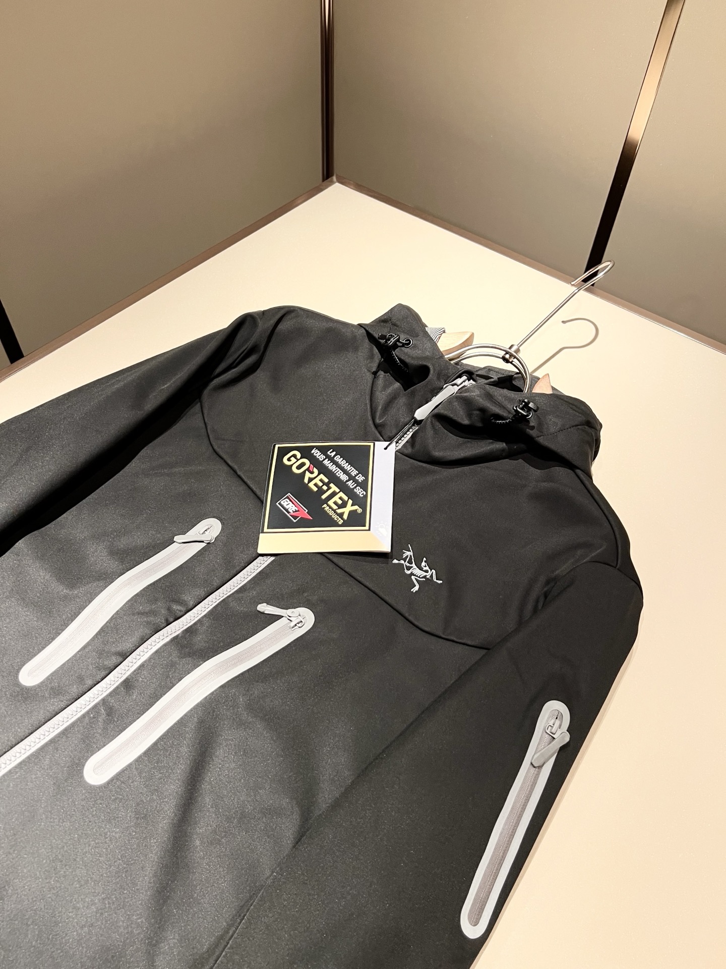 ARCTER*X始*祖鸟 2025秋冬新款男女同款👫夹克外套，户外品牌可能大家第一想到的就是加拿大鹅、始