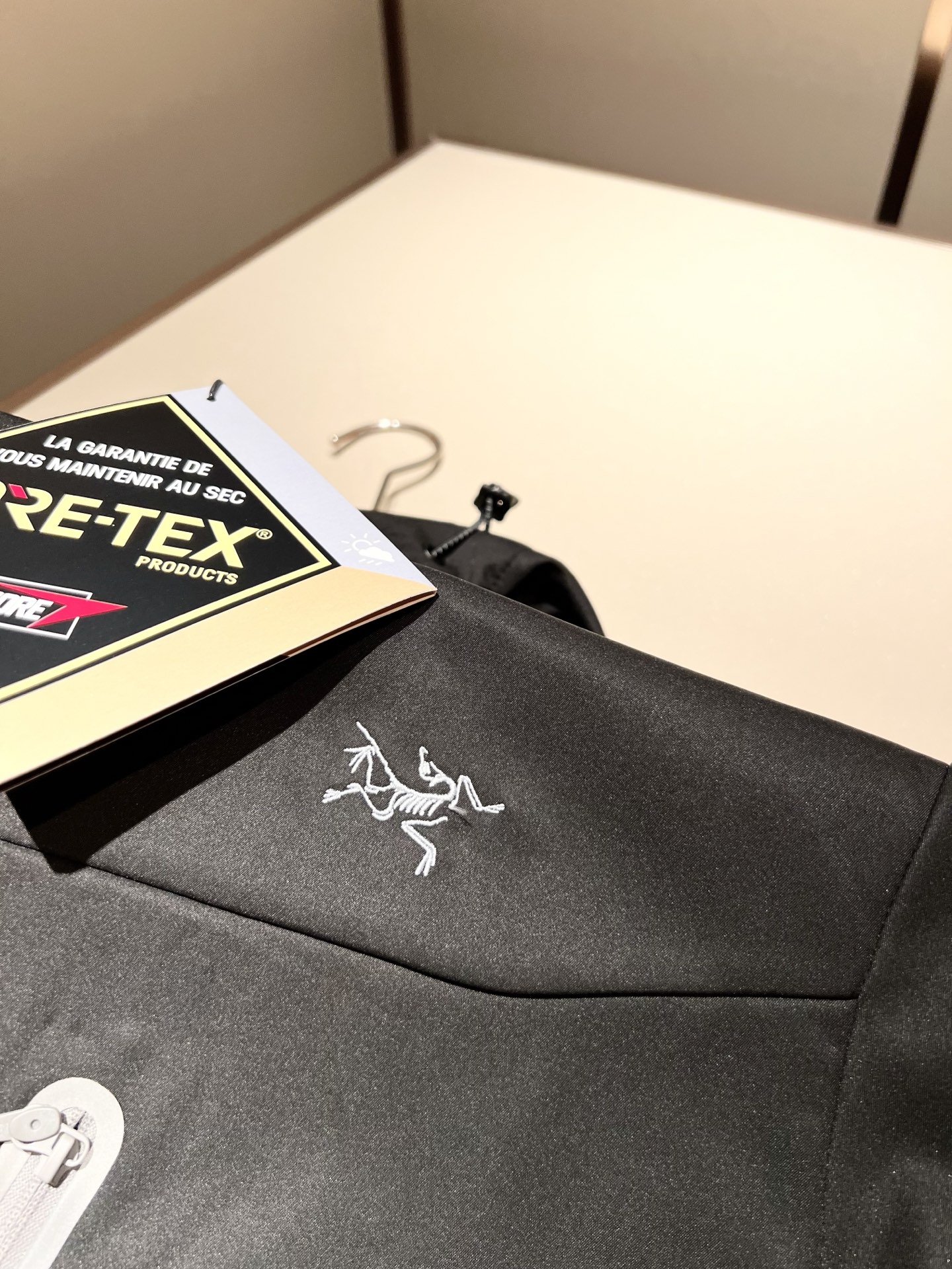 ARCTER*X始*祖鸟 2025秋冬新款男女同款👫夹克外套，户外品牌可能大家第一想到的就是加拿大鹅、始