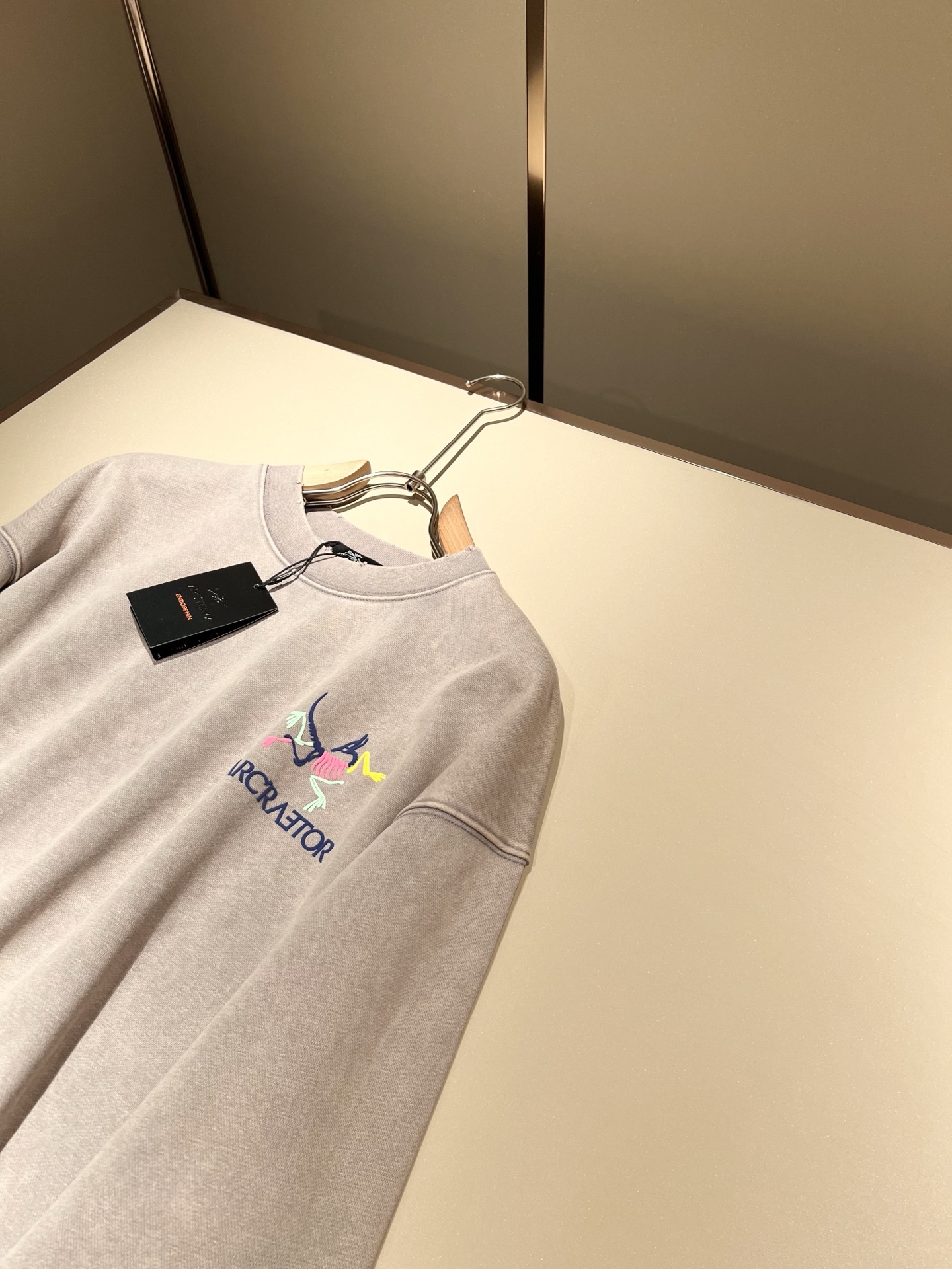 ARCTER*X始*祖鸟 2025秋冬新款男女同款👫休闲卫衣，户外品牌可能大家第一想到的就是加拿大鹅、始