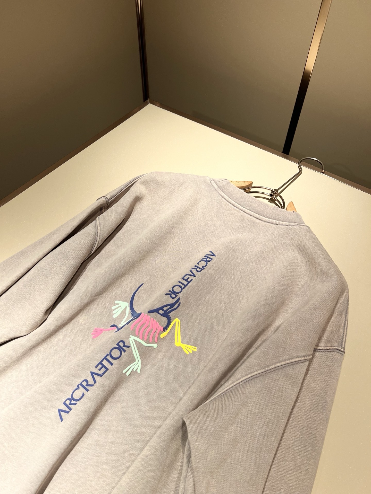 ARCTER*X始*祖鸟 2025秋冬新款男女同款👫休闲卫衣，户外品牌可能大家第一想到的就是加拿大鹅、始