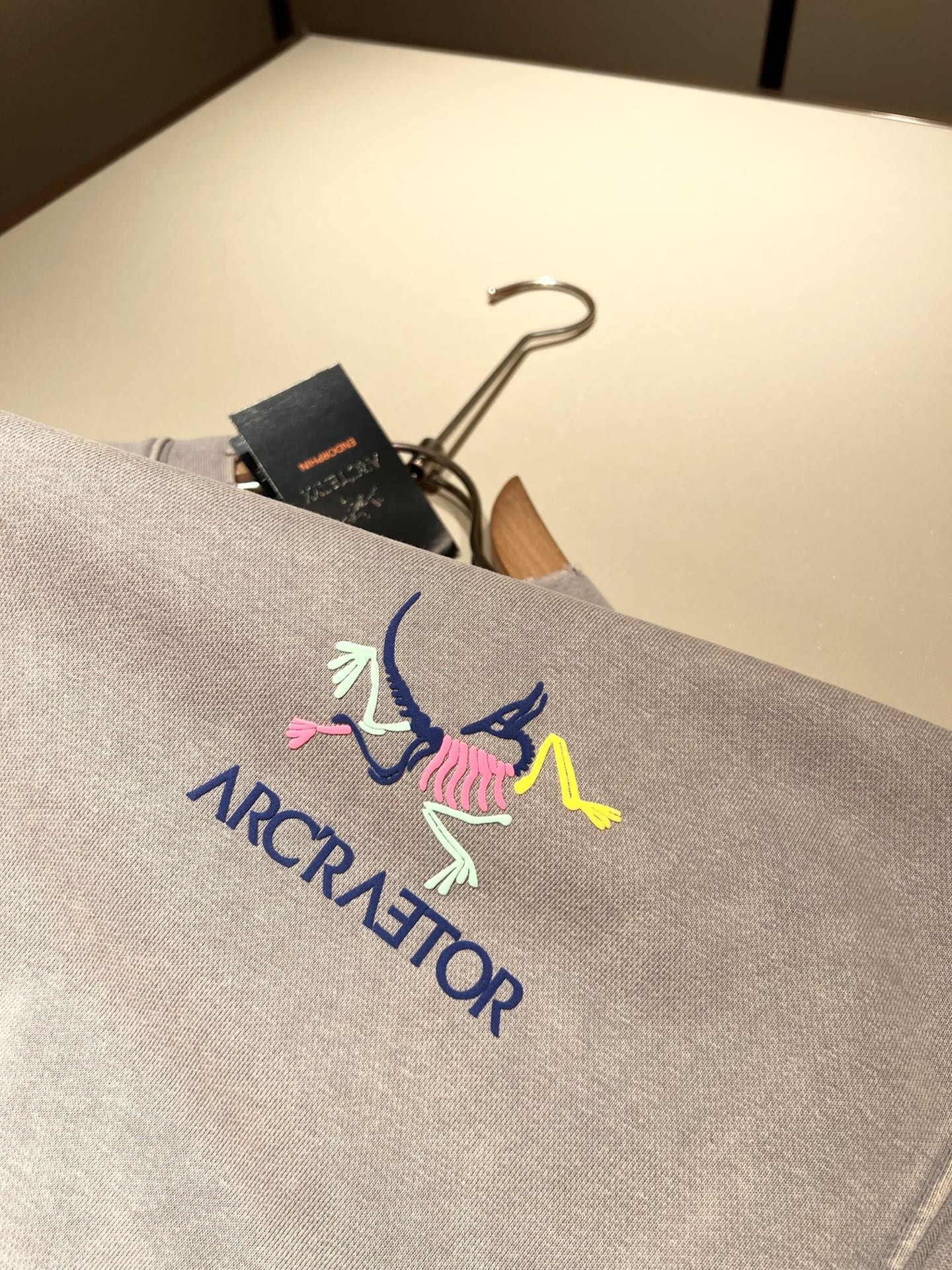 ARCTER*X始*祖鸟 2025秋冬新款男女同款👫休闲卫衣，户外品牌可能大家第一想到的就是加拿大鹅、始