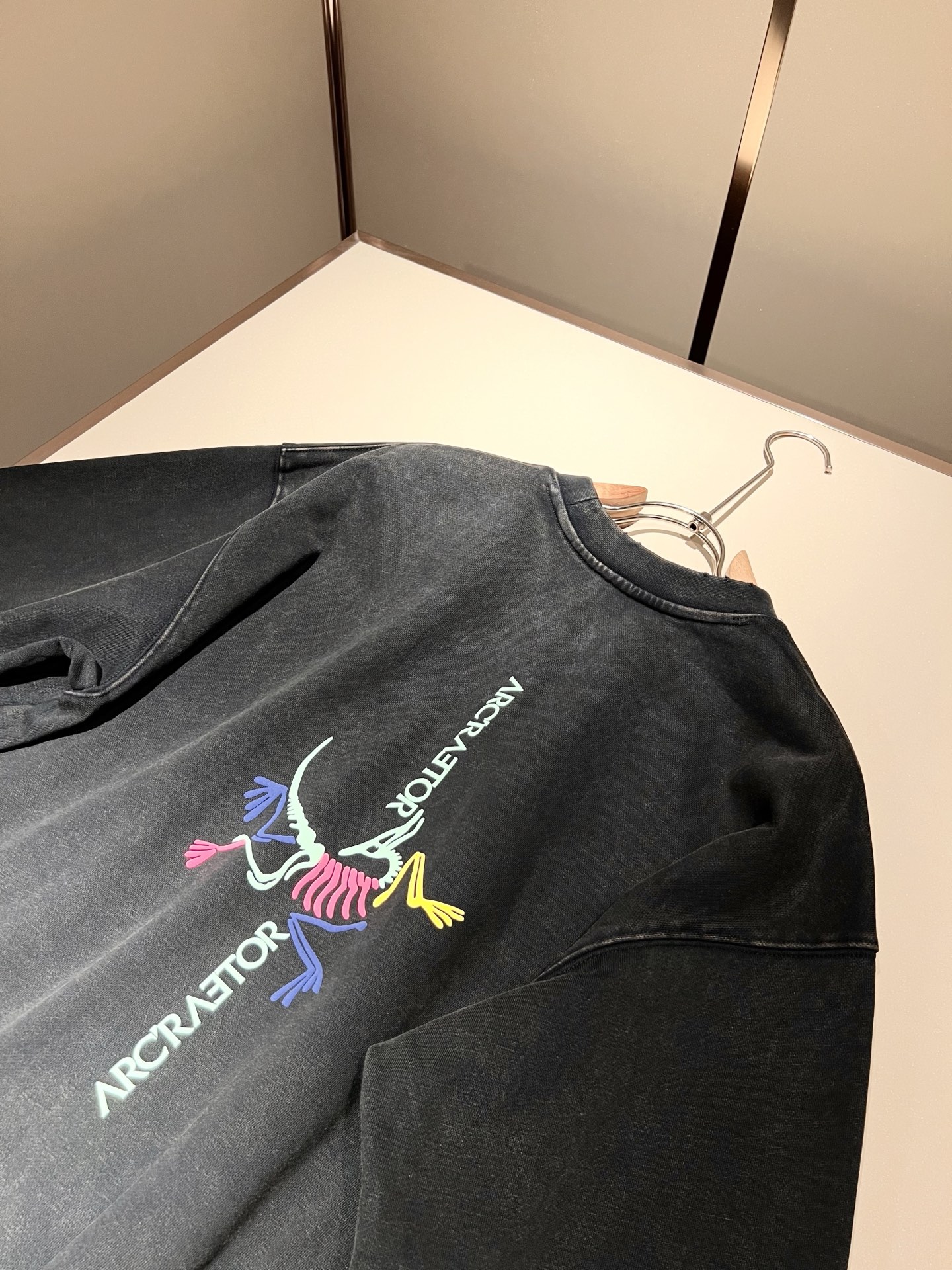 ARCTER*X始*祖鸟 2025秋冬新款男女同款👫休闲卫衣，户外品牌可能大家第一想到的就是加拿大鹅、始