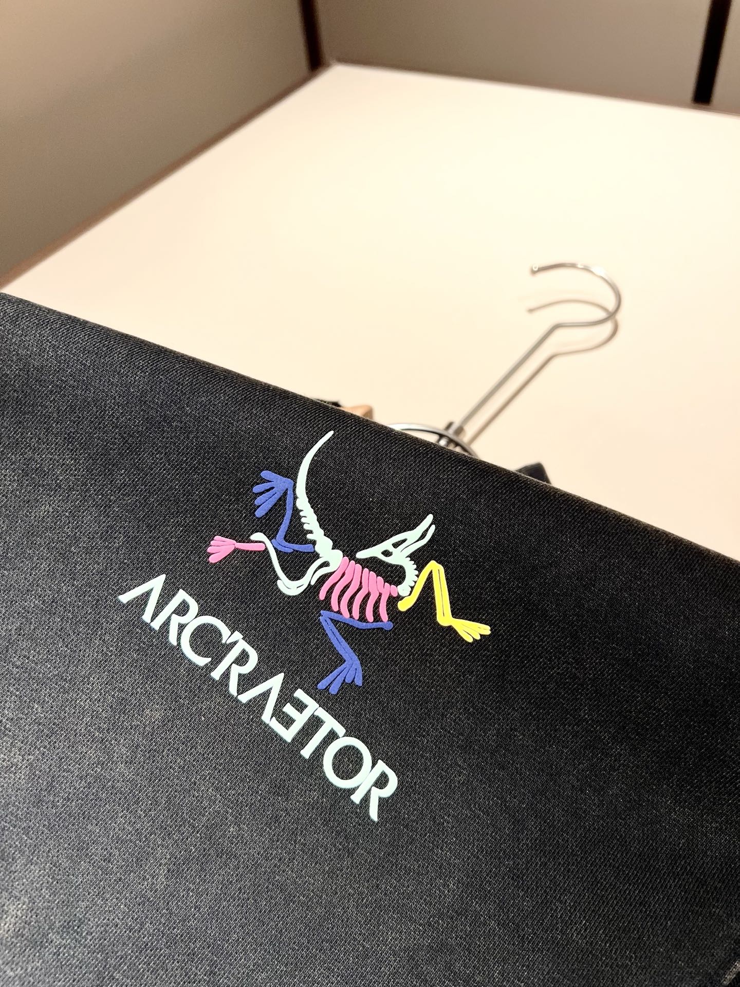 ARCTER*X始*祖鸟 2025秋冬新款男女同款👫休闲卫衣，户外品牌可能大家第一想到的就是加拿大鹅、始