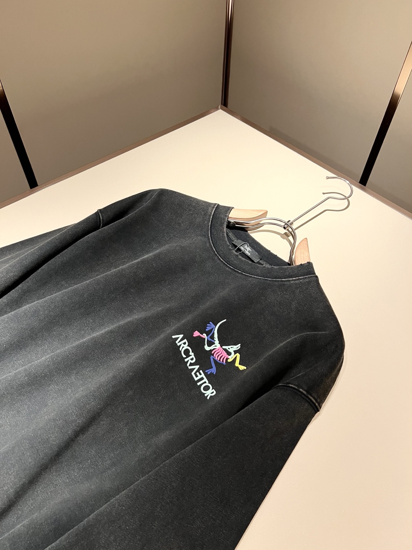 ARCTER*X始*祖鸟 2025秋冬新款男女同款👫休闲卫衣，户外品牌可能大家第一想到的就是加拿大鹅、始