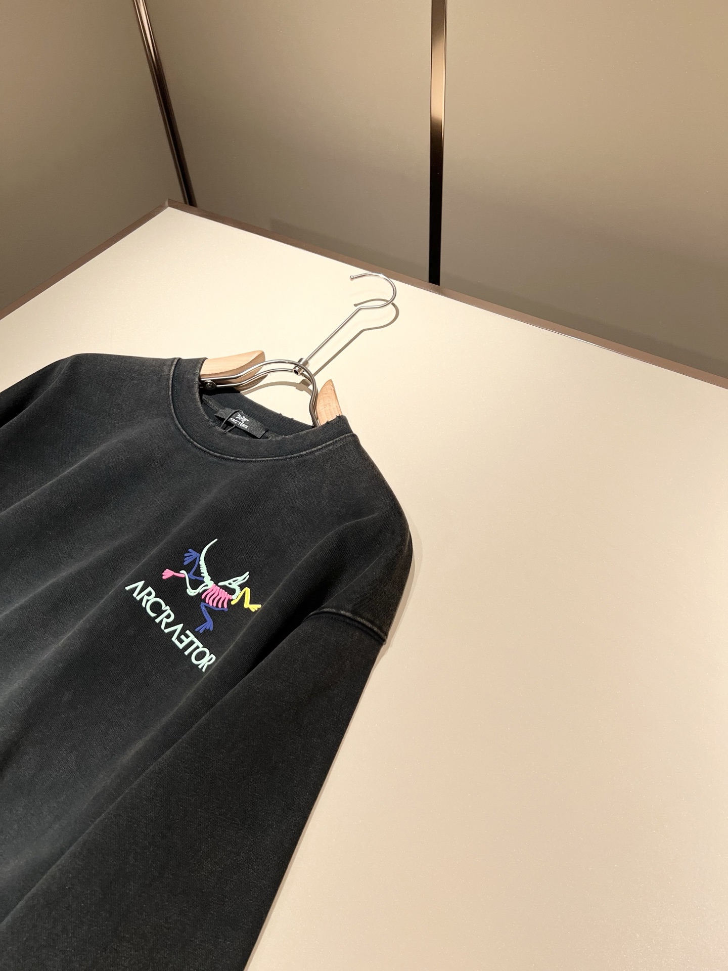 ARCTER*X始*祖鸟 2025秋冬新款男女同款👫休闲卫衣，户外品牌可能大家第一想到的就是加拿大鹅、始