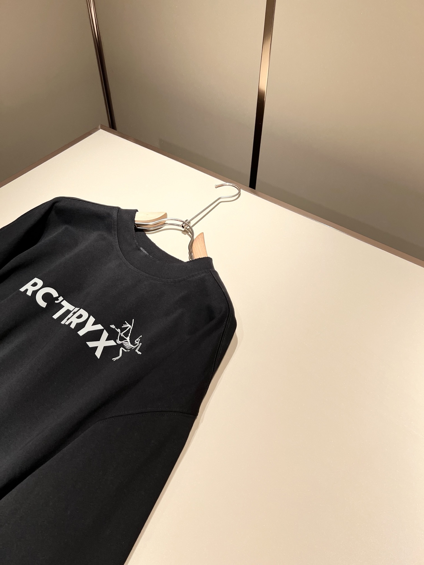 ARCTER*X始*祖鸟 2025秋冬新款男女同款👫休闲打底衫，户外品牌可能大家第一想到的就是加拿大鹅、