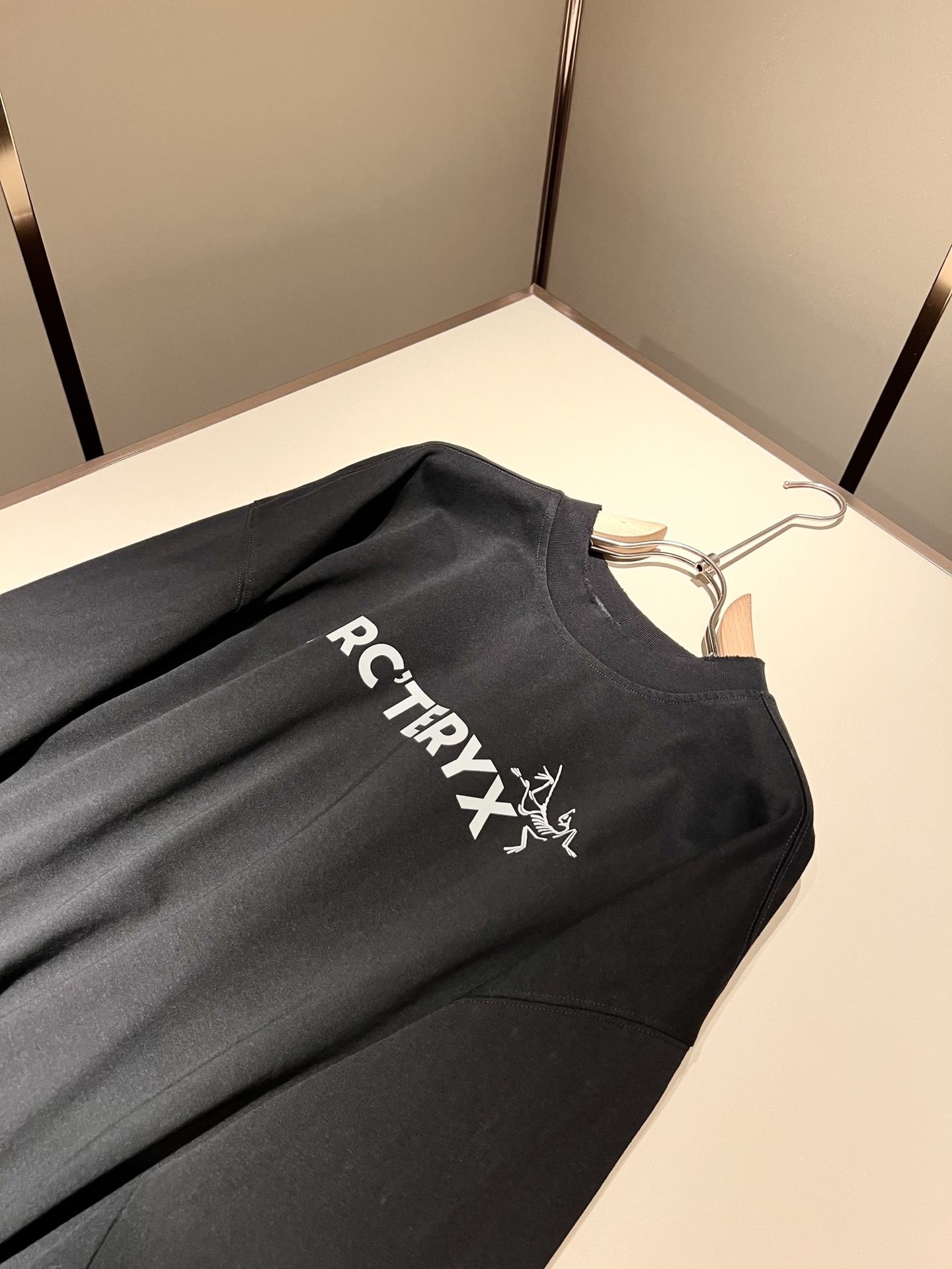 ARCTER*X始*祖鸟 2025秋冬新款男女同款👫休闲打底衫，户外品牌可能大家第一想到的就是加拿大鹅、