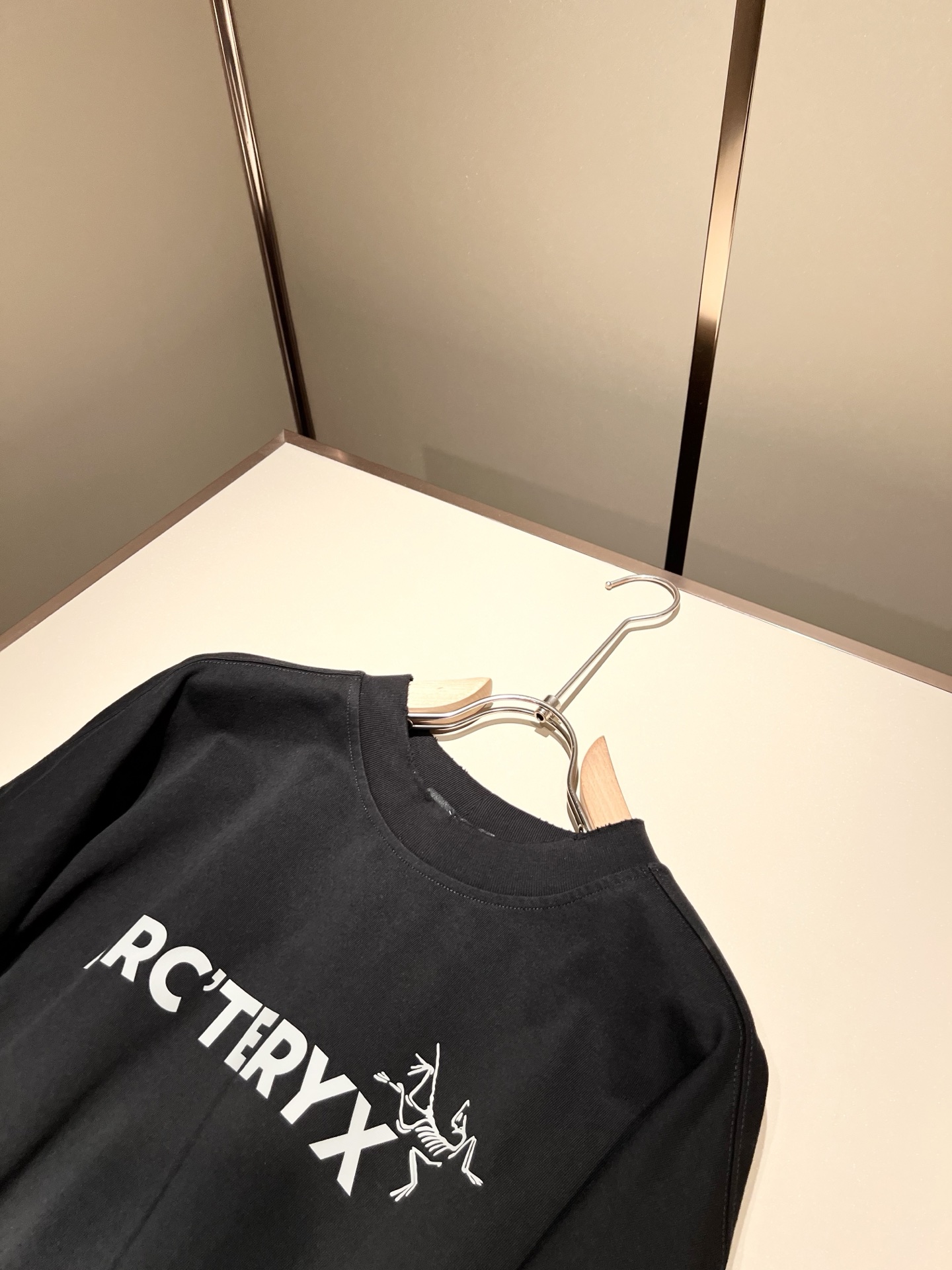 ARCTER*X始*祖鸟 2025秋冬新款男女同款👫休闲打底衫，户外品牌可能大家第一想到的就是加拿大鹅、