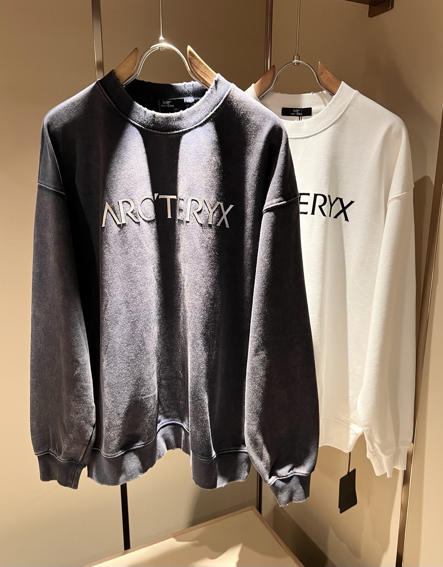 ARCTER*X始*祖鸟 2025秋冬新款男女同款👫休闲卫衣，户外品牌可能大家第一想到的就是加拿大鹅、始