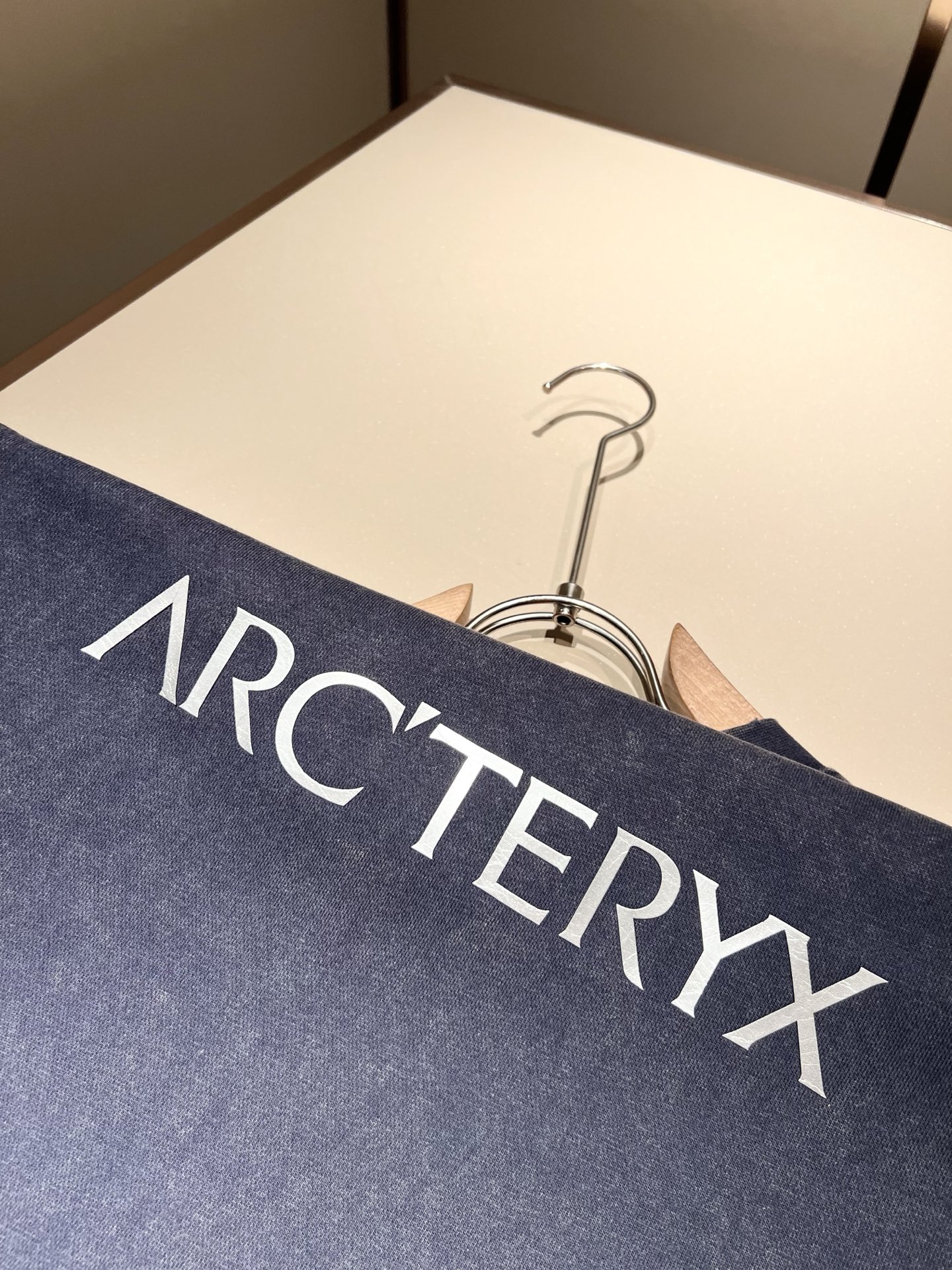 ARCTER*X始*祖鸟 2025秋冬新款男女同款👫休闲卫衣，户外品牌可能大家第一想到的就是加拿大鹅、始