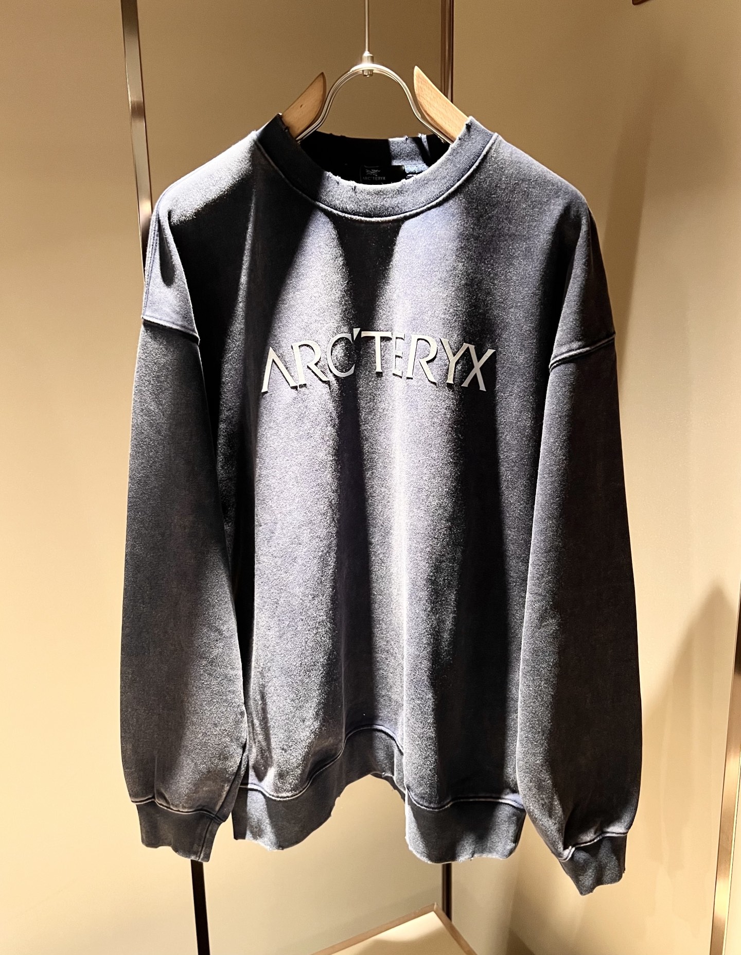 ARCTER*X始*祖鸟 2025秋冬新款男女同款👫休闲卫衣，户外品牌可能大家第一想到的就是加拿大鹅、始