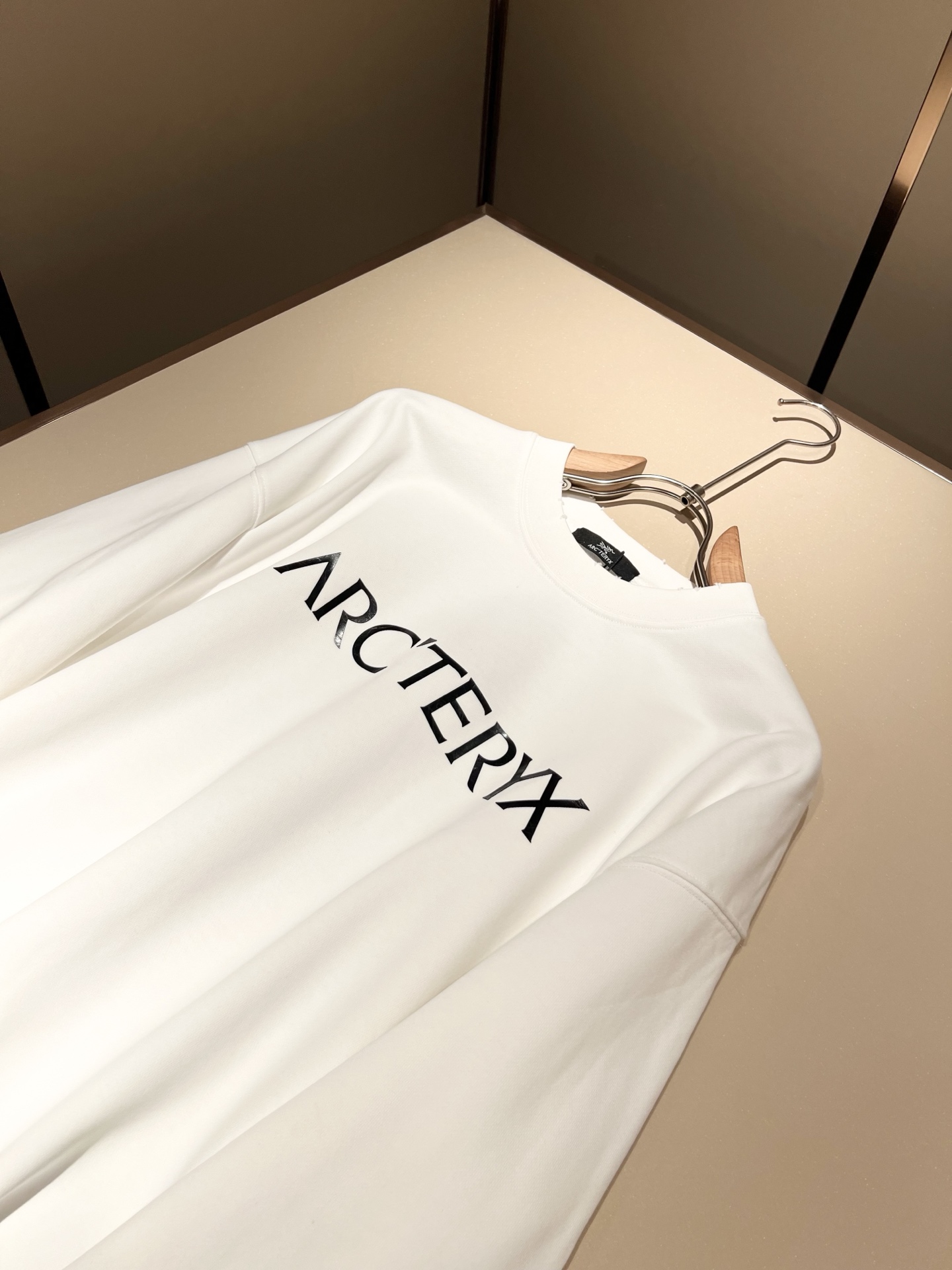 ARCTER*X始*祖鸟 2025秋冬新款男女同款👫休闲卫衣，户外品牌可能大家第一想到的就是加拿大鹅、始