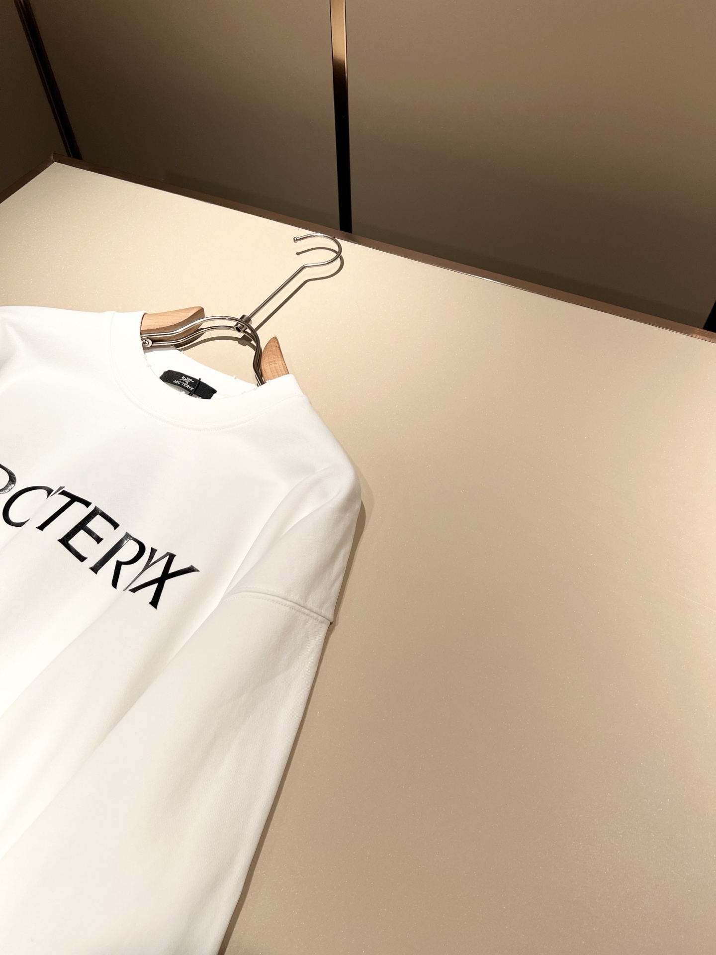 ARCTER*X始*祖鸟 2025秋冬新款男女同款👫休闲卫衣，户外品牌可能大家第一想到的就是加拿大鹅、始