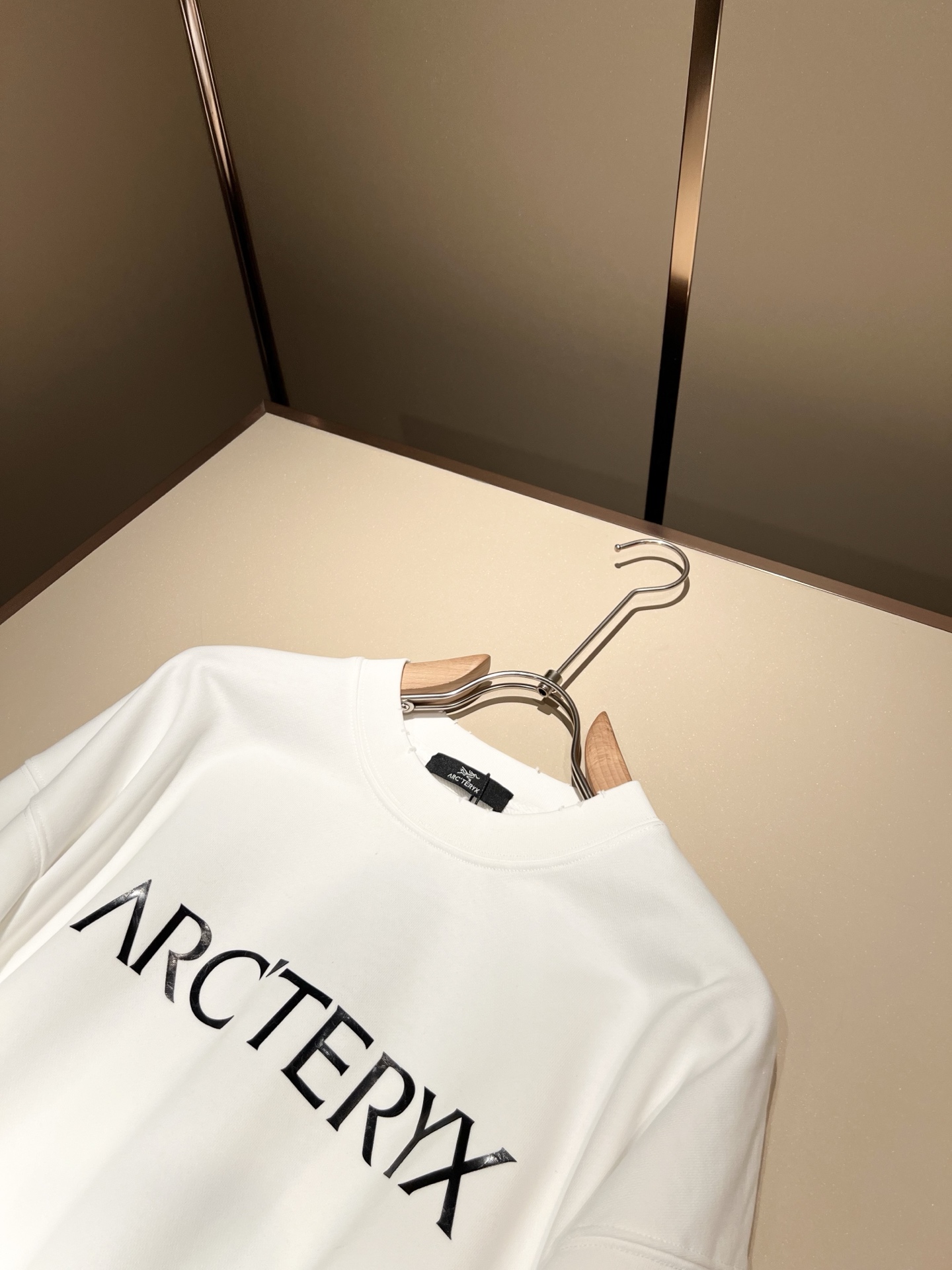 ARCTER*X始*祖鸟 2025秋冬新款男女同款👫休闲卫衣，户外品牌可能大家第一想到的就是加拿大鹅、始