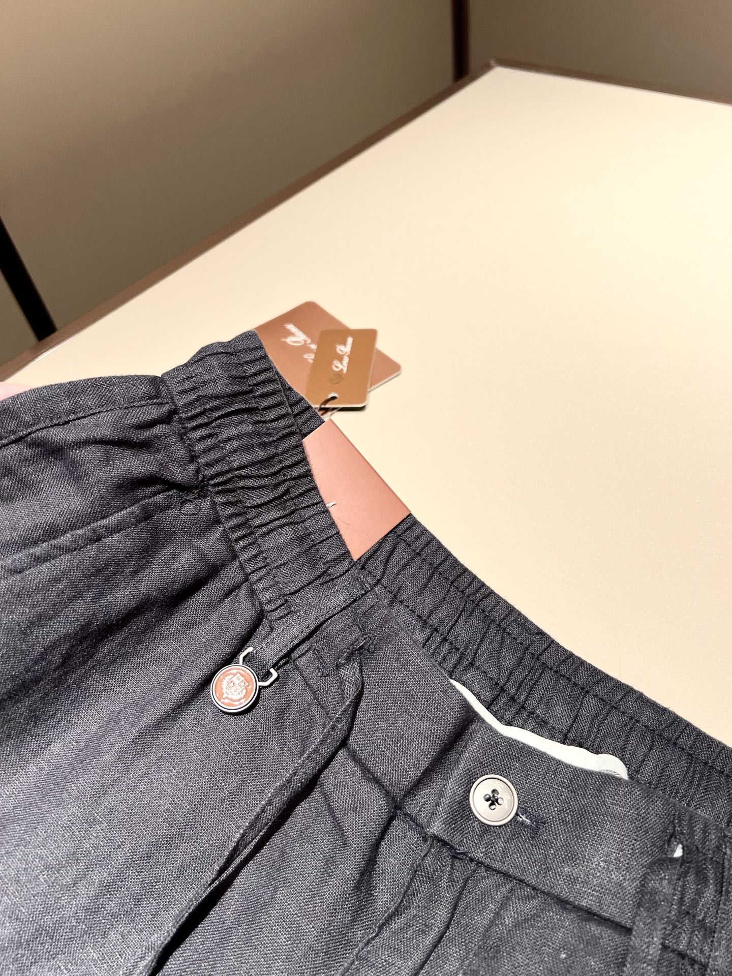 Loro Piana诺悠翩雅 2025秋冬男士套装，最新的贸易订单全品相！！网红款！上身舒适透气，不僵硬