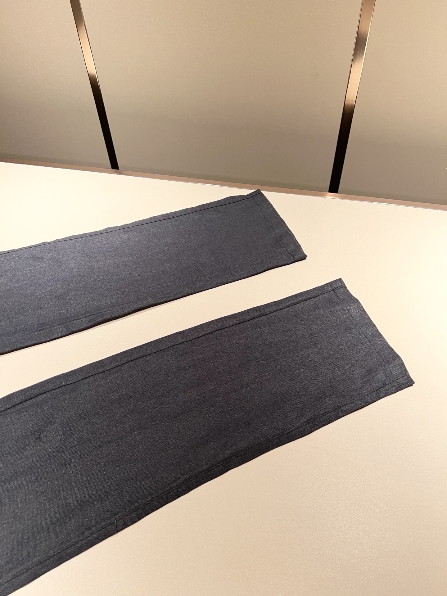 Loro Piana诺悠翩雅 2025秋冬男士套装，最新的贸易订单全品相！！网红款！上身舒适透气，不僵硬