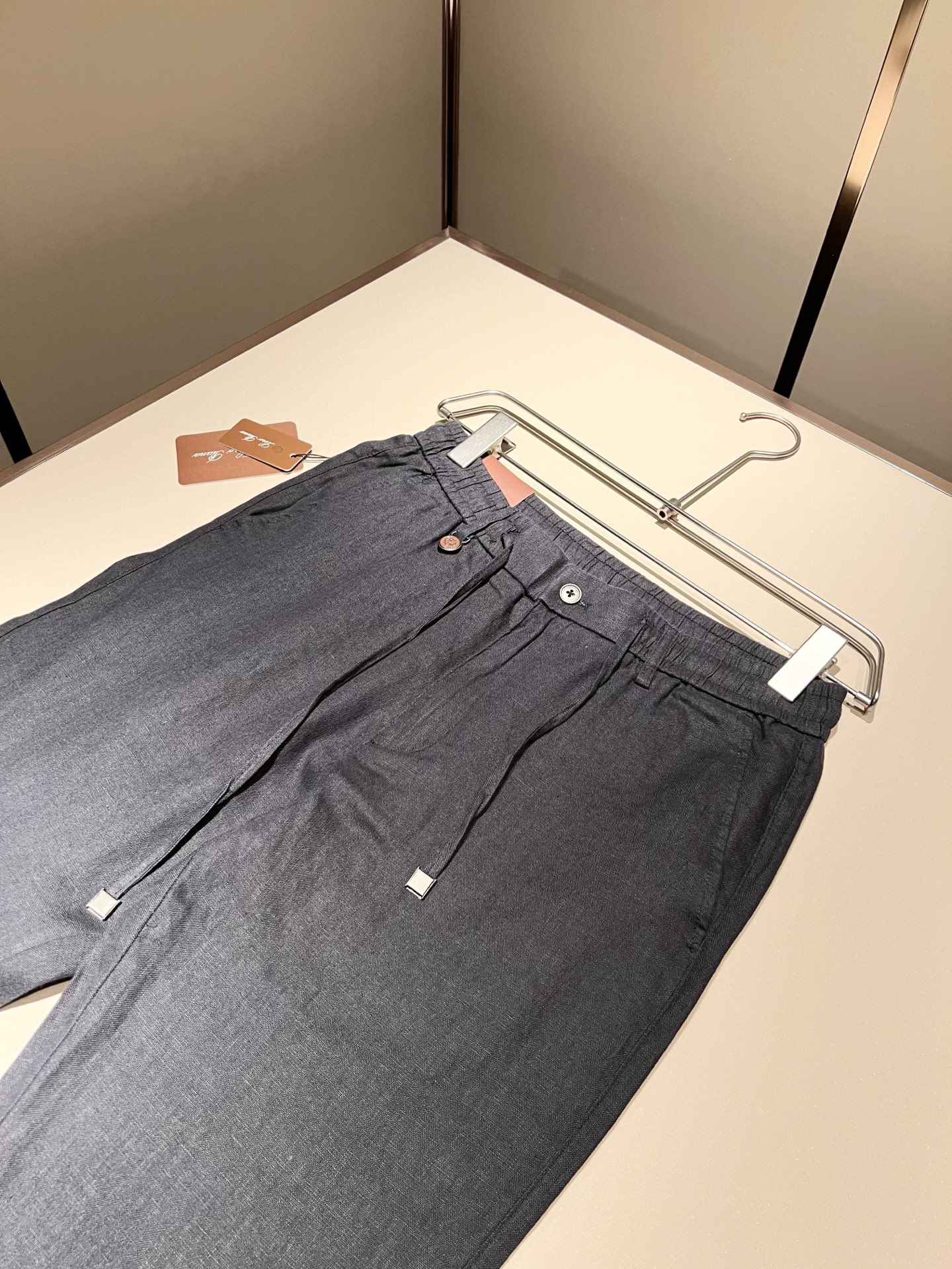 Loro Piana诺悠翩雅 2025秋冬男士套装，最新的贸易订单全品相！！网红款！上身舒适透气，不僵硬