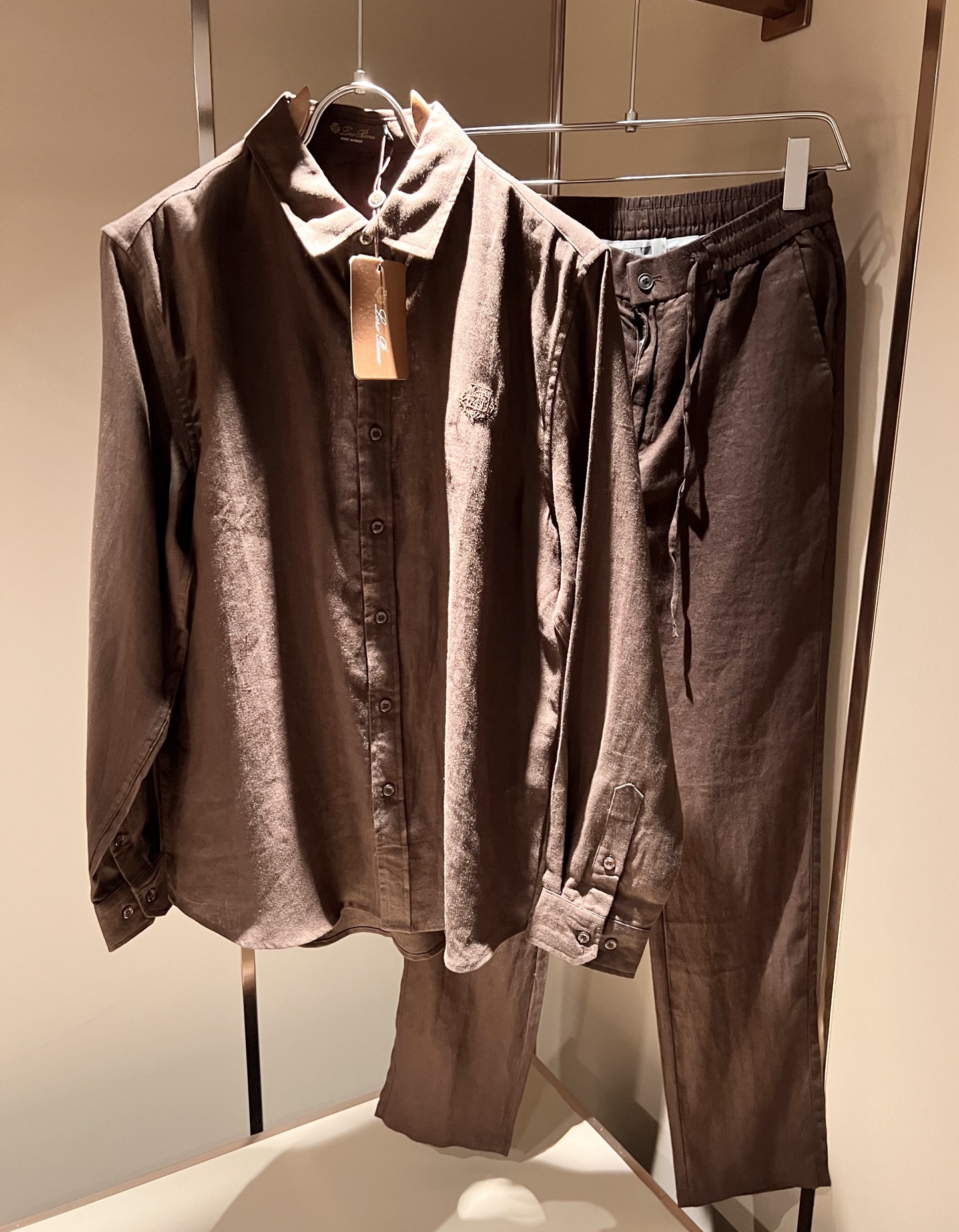 Loro Piana诺悠翩雅 2025秋冬男士套装，最新的贸易订单全品相！！网红款！上身舒适透气，不僵硬