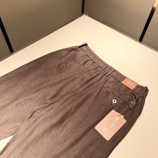 Loro Piana诺悠翩雅 2025秋冬男士套装,最新的贸易订单全品相!!网红款!上身舒适透气,不僵硬 Loro Piana诺悠翩雅 2025秋冬男士套装,最新的贸易订单全品相!!网红款!上身舒适透气,不僵硬