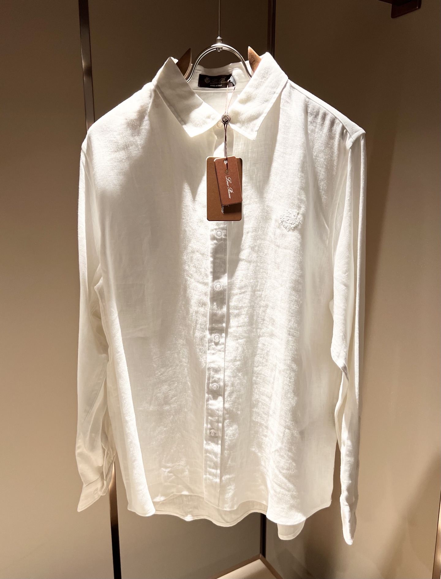 NO:531905,Loro Piana Nouyou Pianya autumn and winter men's suit, the latest trade orders and all the quality!  !  Internet celebrity style!  The upper body is comfortable and breathable, not stiff, and the overall three-dimensional feeling is rich. Quality export orders, customized exclusive linen fabric tailoring to meet the simple needs of commuters for dressing. The upper body is very effective, slim and not picky about the figure. The fabric workmanship... Improper, only good craftsmanship can make you feel good and tasteful. A must-have item for everyone!  Size M-4XL, loro piana, alexander wang19860909Loro Piana诺悠翩雅 秋冬男士套装,最新的贸易订单全品相！！网红款！上身舒适透气,不僵硬,整体有着丰富的立体感,品质出口订单,定制专属亚麻面料剪裁,满足通勤人们对于着装的简约需求,上身效果很好,显瘦,不挑剔身材.面料做工....无可挑剔,好工艺好面料才能穿出好品味一款,人手必备单品！尺码M-4XL,,loro piana,alexander wang,Men's clothing