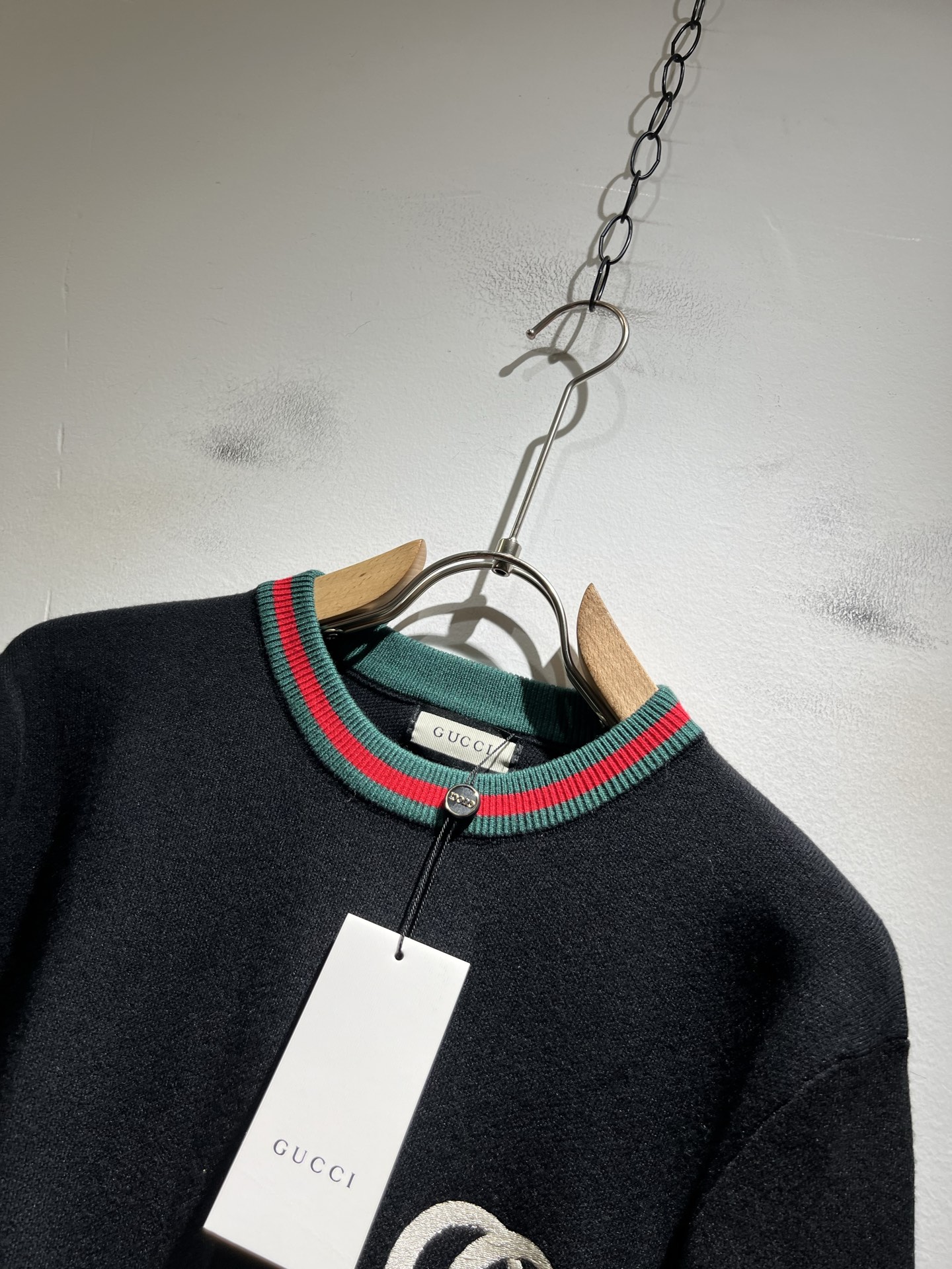 GUC*I 古家 2025秋冬新款男女同款👫 针织羊毛衫，胸前标志logo刺绣设计！贸易公司渠道稀出，同