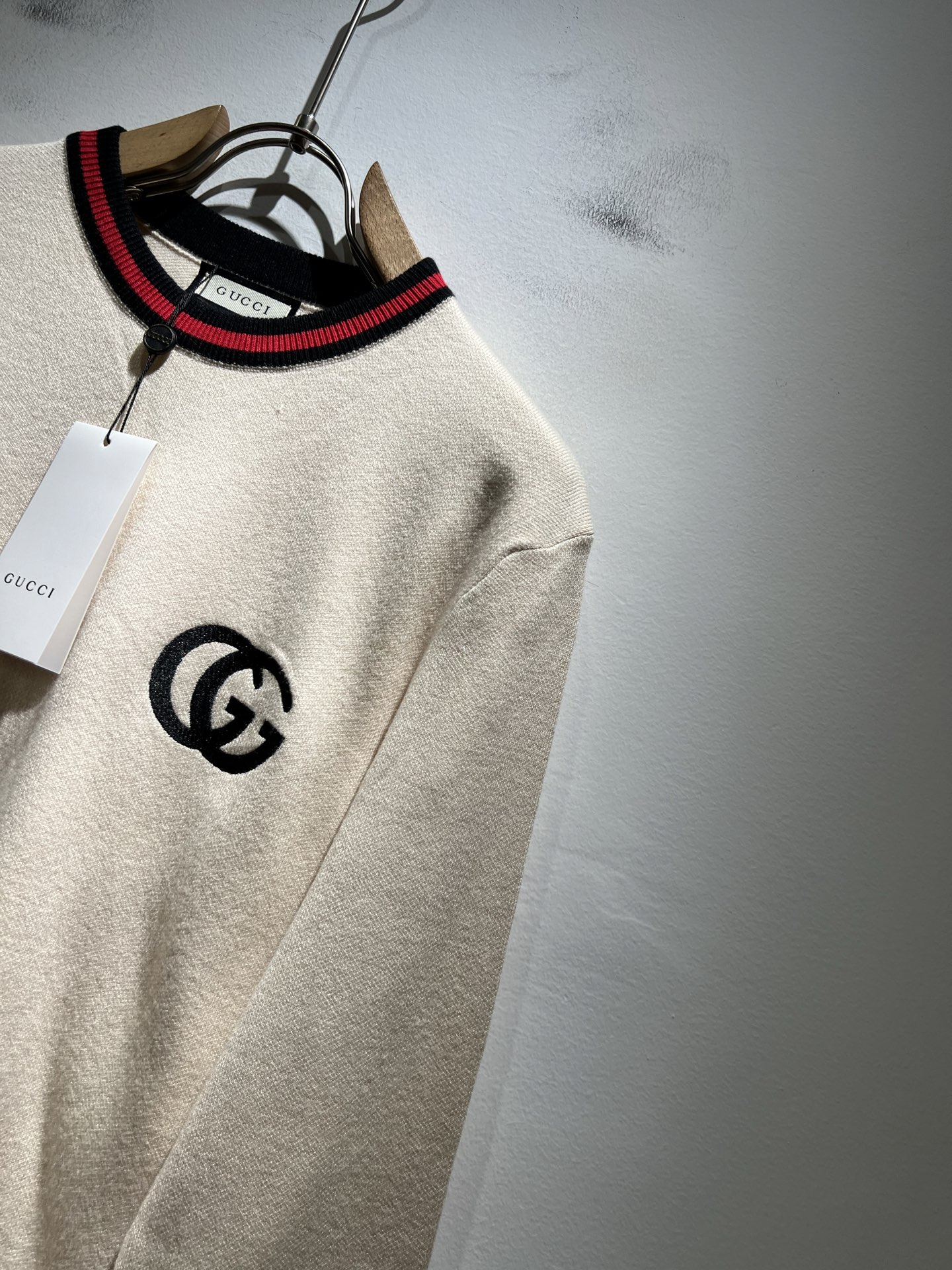 GUC*I 古家 2025秋冬新款男女同款👫 针织羊毛衫，胸前标志logo刺绣设计！贸易公司渠道稀出，同