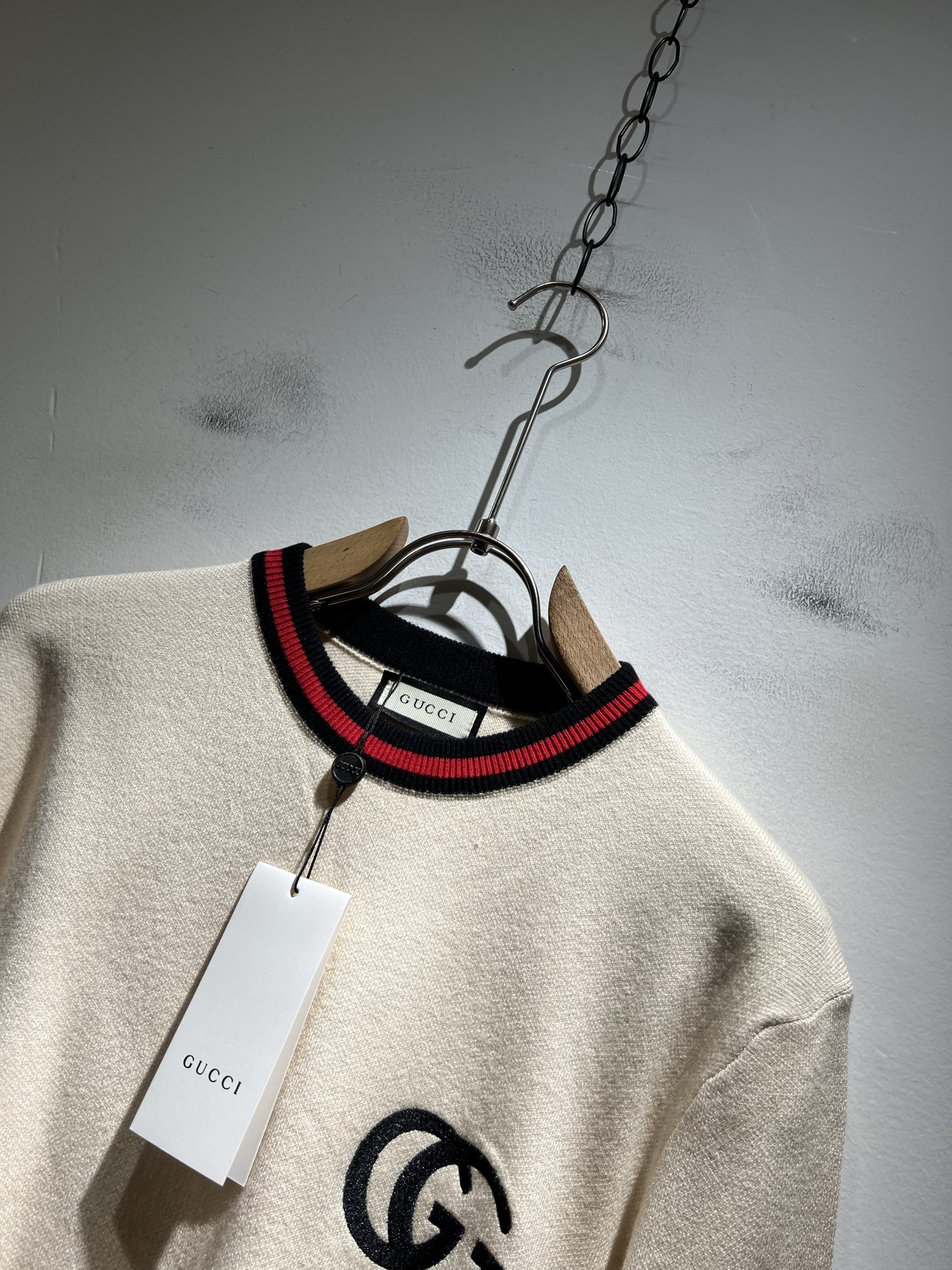 GUC*I 古家 2025秋冬新款男女同款👫 针织羊毛衫，胸前标志logo刺绣设计！贸易公司渠道稀出，同