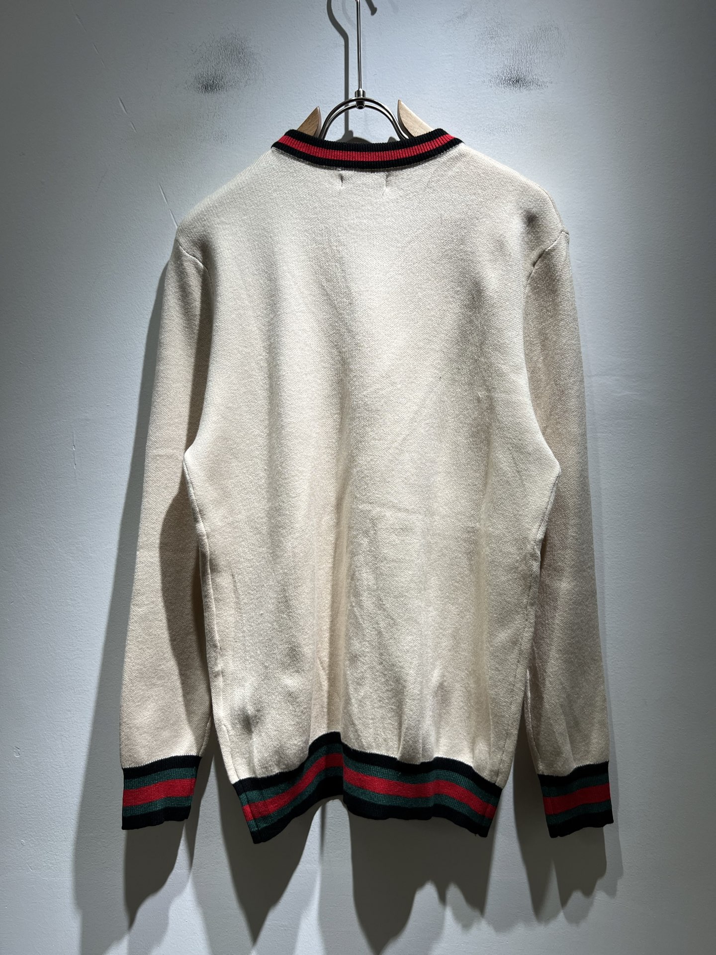 GUC*I 古家 2025秋冬新款男女同款👫 针织羊毛衫，胸前标志logo刺绣设计！贸易公司渠道稀出，同