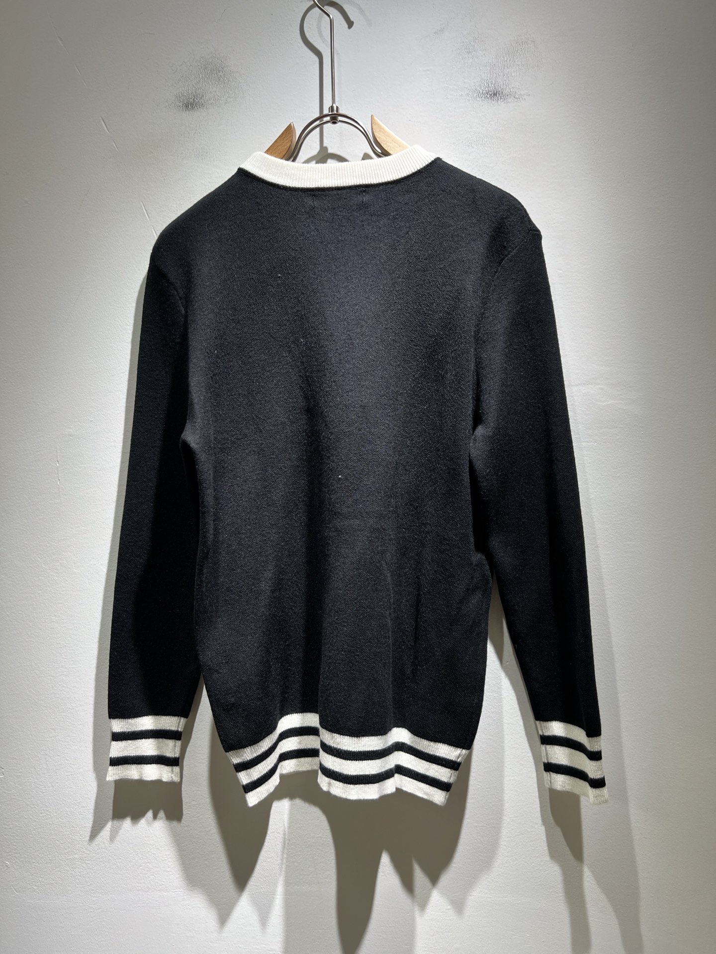 PRAD*A普*达2025秋冬新款男士针织羊毛衫，最新款全网独家首上！！~既经典有时尚百搭，谁不爱啊，将