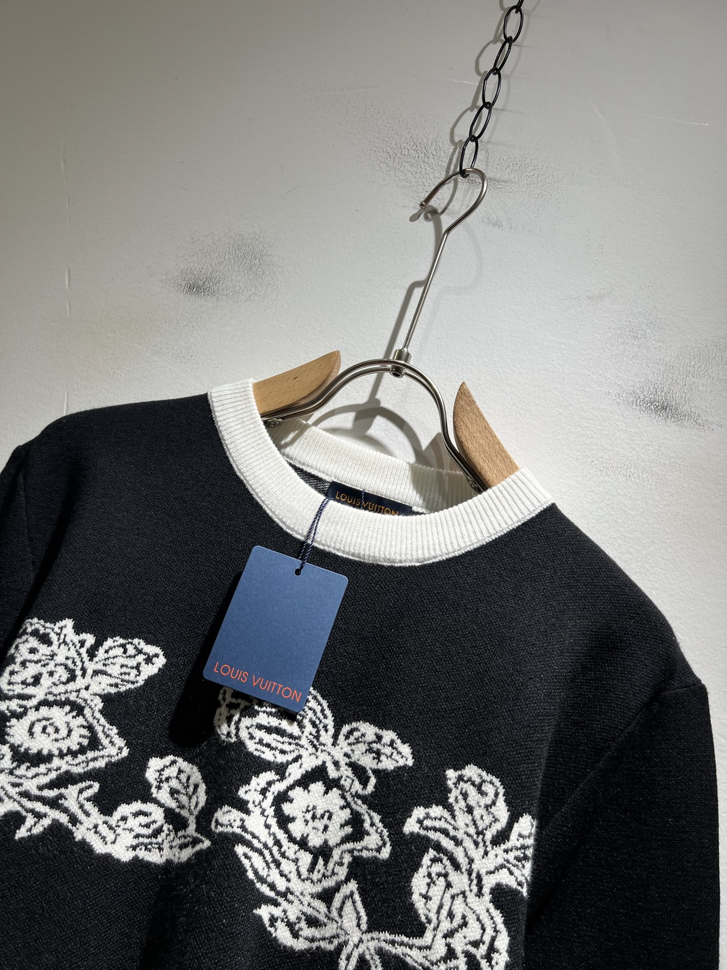 Louis Vuit*on 2025秋冬路易家族轻奢针织羊毛衫！男女同款👫装饰！ 路易家族的新高端，细节