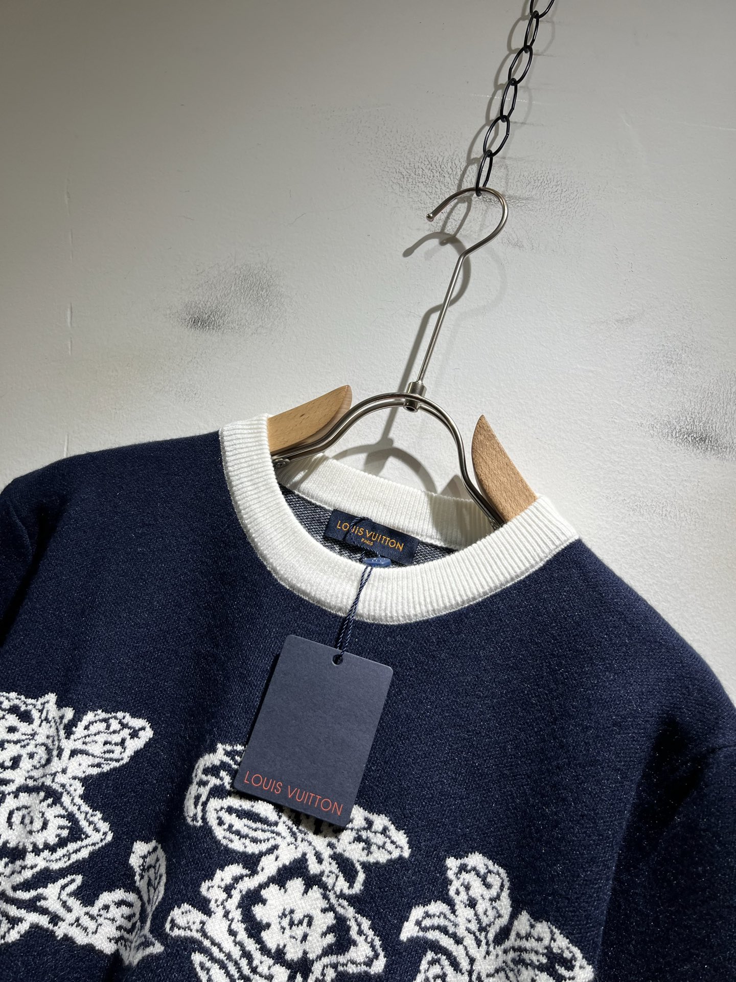 Louis Vuit*on 2025秋冬路易家族轻奢针织羊毛衫！男女同款👫装饰！ 路易家族的新高端，细节