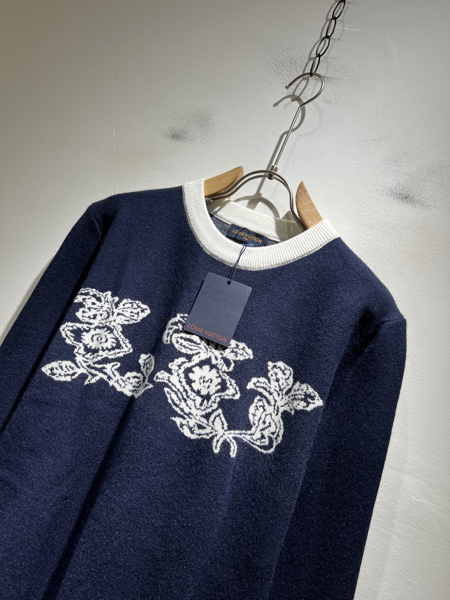 Louis Vuit*on 2025秋冬路易家族轻奢针织羊毛衫！男女同款👫装饰！ 路易家族的新高端，细节
