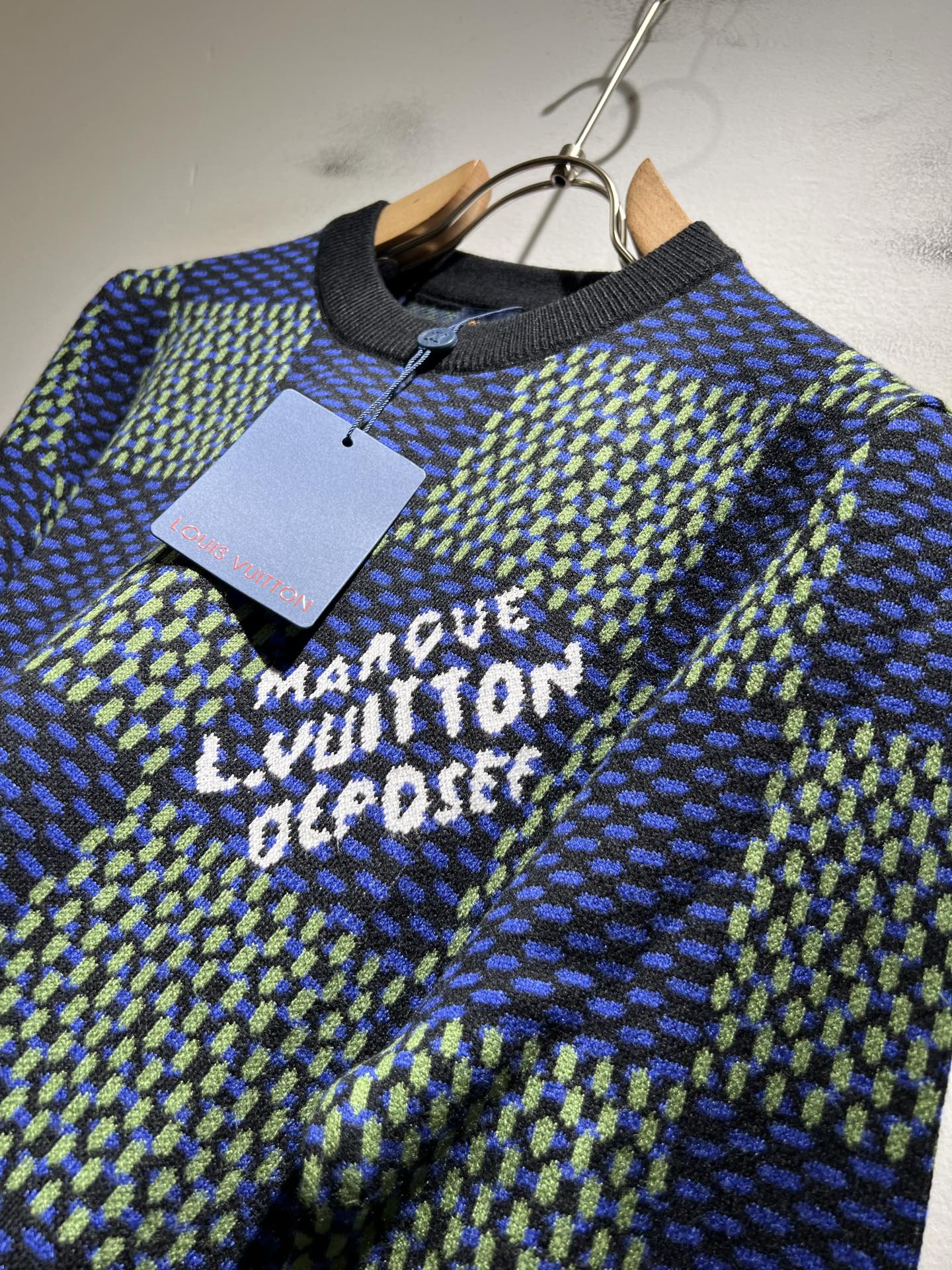 Louis Vuit*on 2025秋冬路易家族轻奢Monogram钩织针织羊毛衫！男女同款👫装饰！ 路