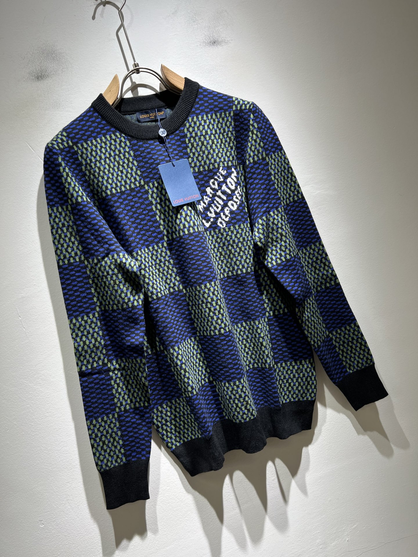 Louis Vuit*on 2025秋冬路易家族轻奢Monogram钩织针织羊毛衫！男女同款👫装饰！ 路